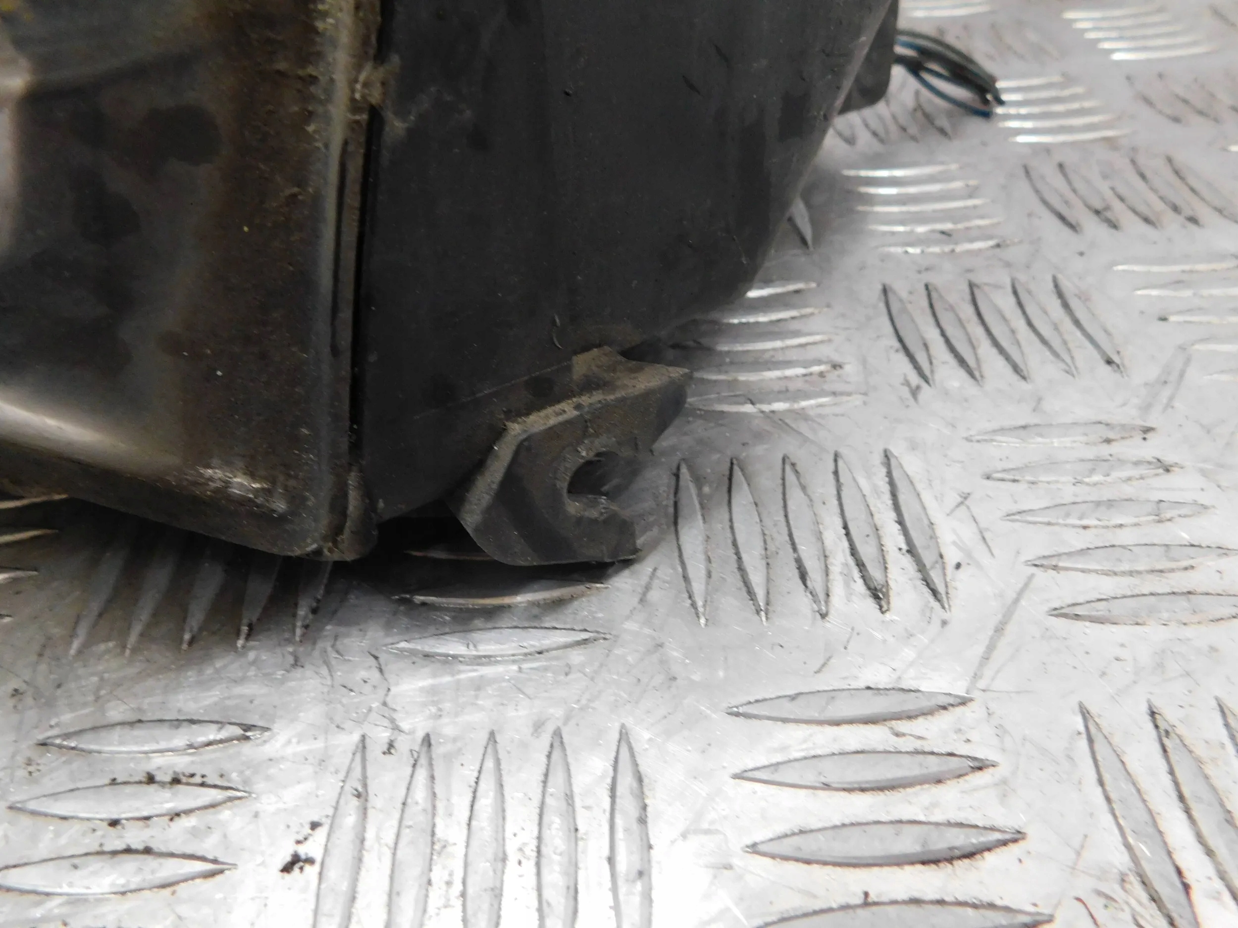 LAVE PREDNE SVETLO FORD FUSION