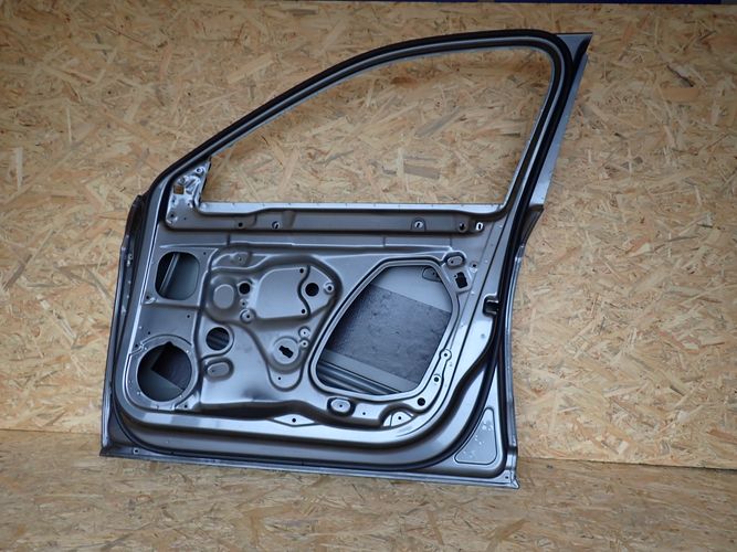 SKODA SUPERB III PRAVE PREDNE DVERE