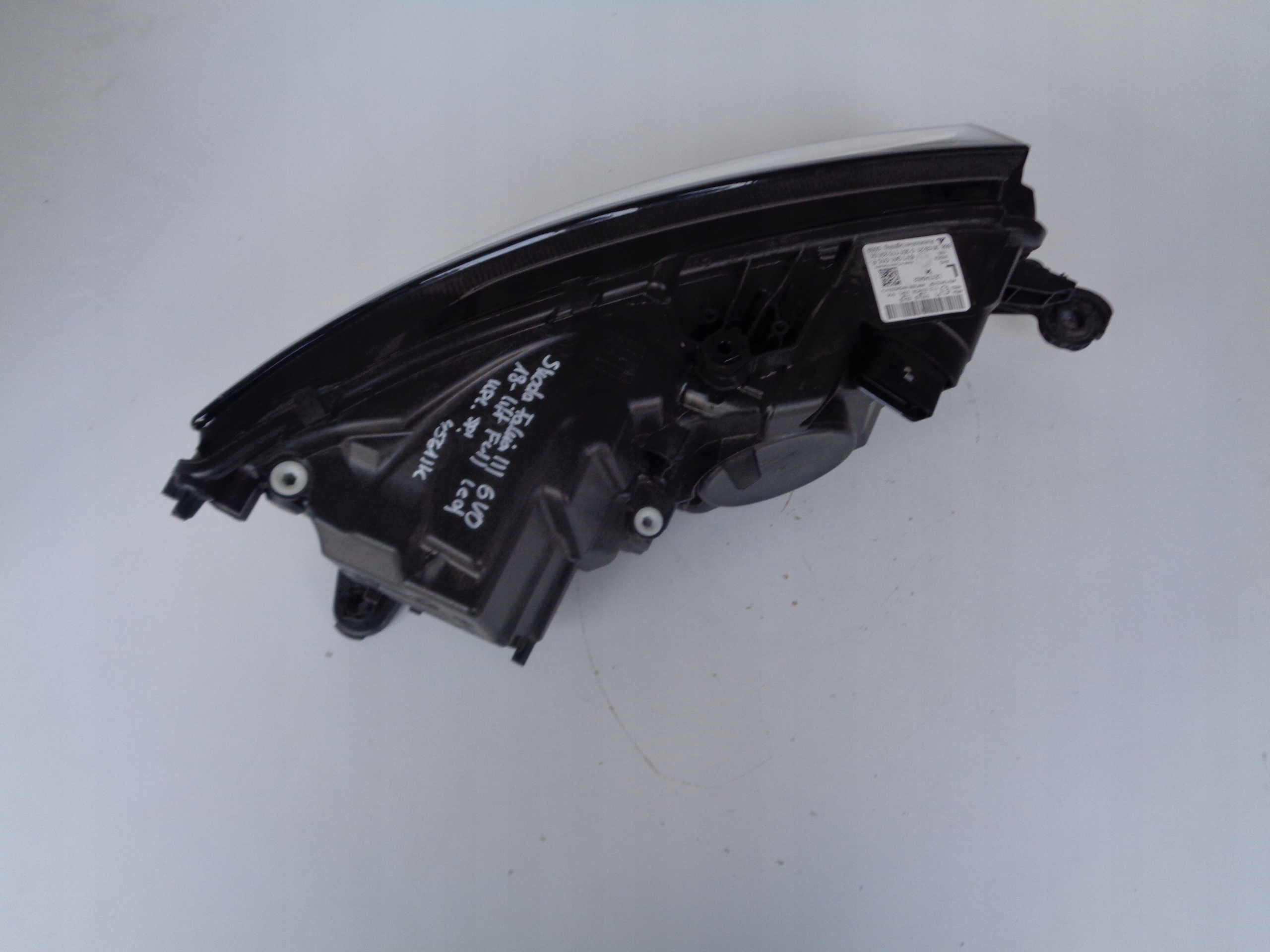 ĽAVÉ SVETLO SKODA FABIA III 3 6V 18- LIFT FULL LED