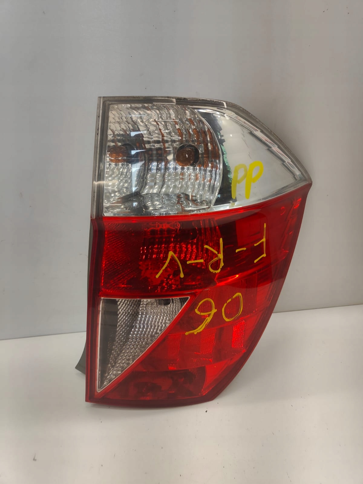 Honda frv 05-09 PRAVÉ ZADNÉ SVETLO
