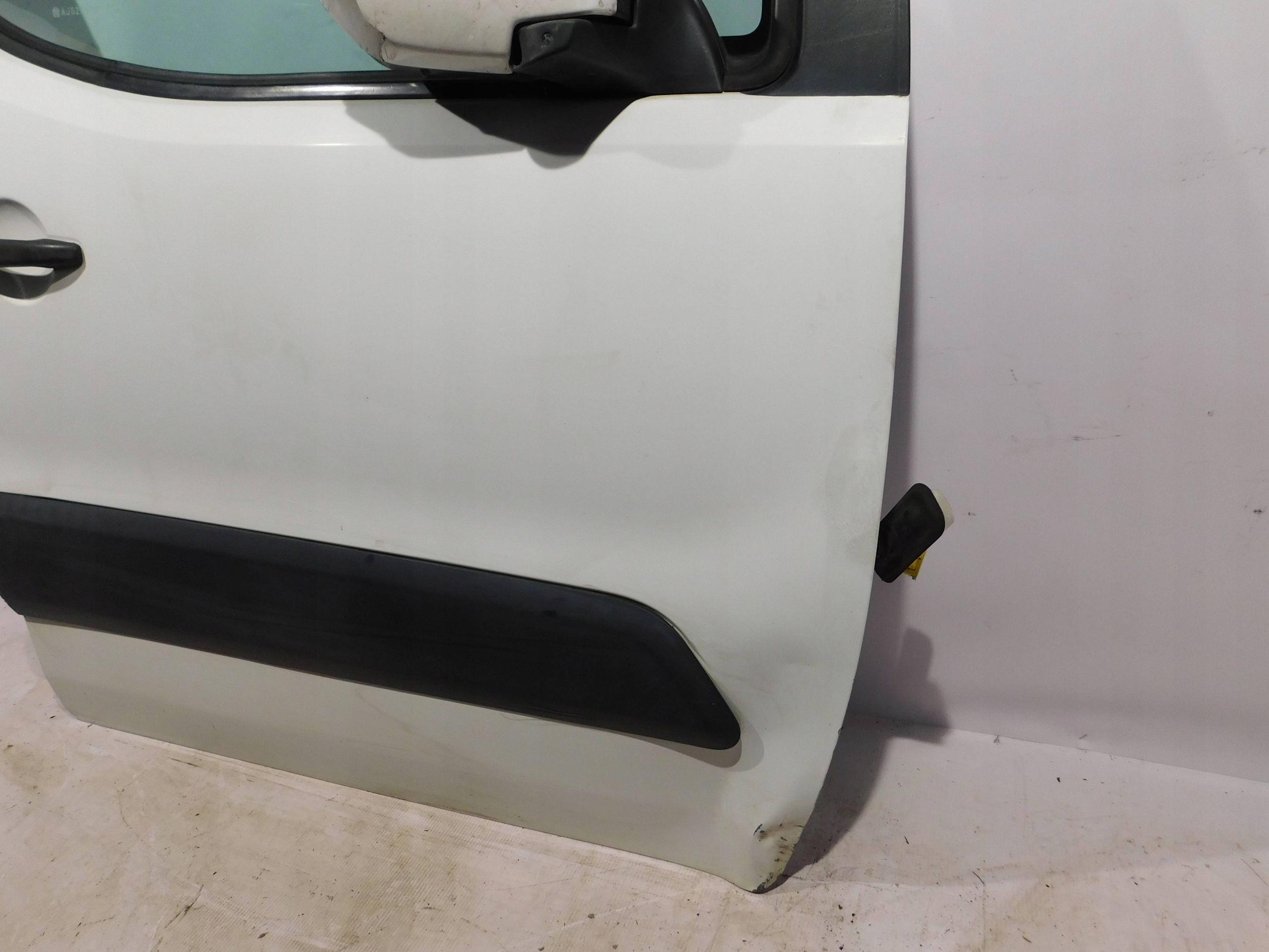 PRAVE PREDNE DVERE CITROEN BERLINGO PEUGEOT PARTNER 08-