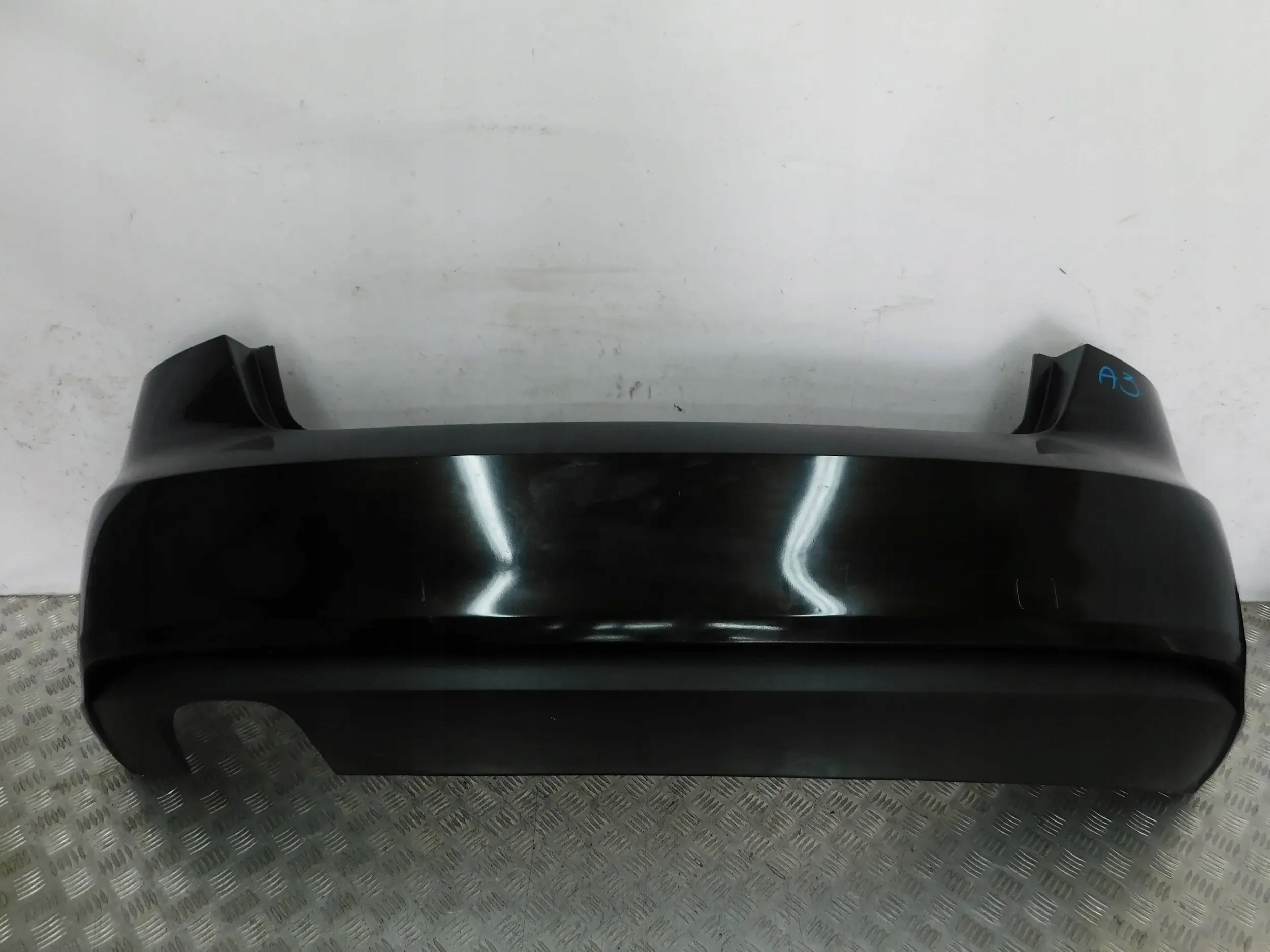 ZADNÝ NÁRAZNÍK AUDI A3 8V 3D
