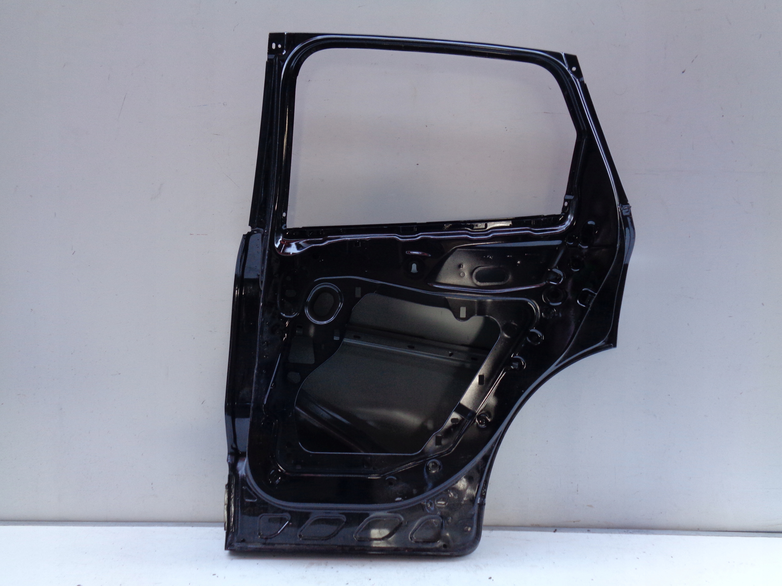PRAVE ZADNE DVERE FORD KUGA MK3 19- NR 39665