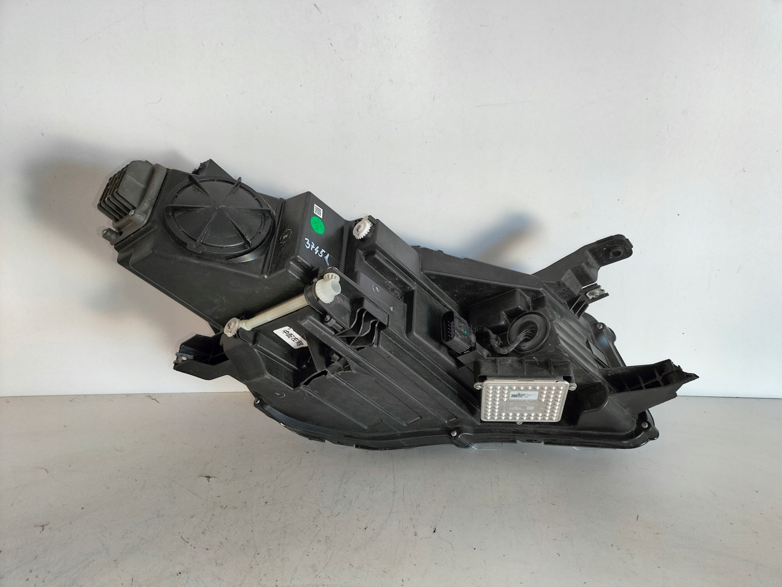 LAVE PREDNE SVETLO MG HS 18- FULL LED SAIC LIGHT TECHNOLOGY