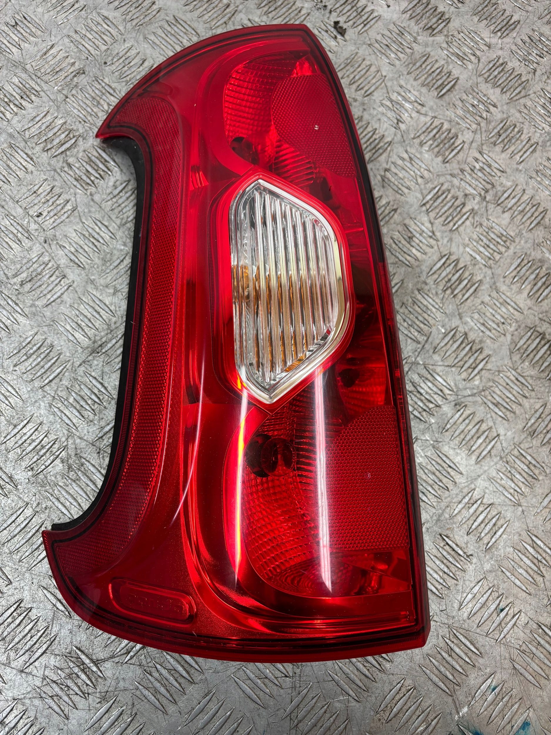 LAVE ZADNE SVETLO FIAT PANDA III 3