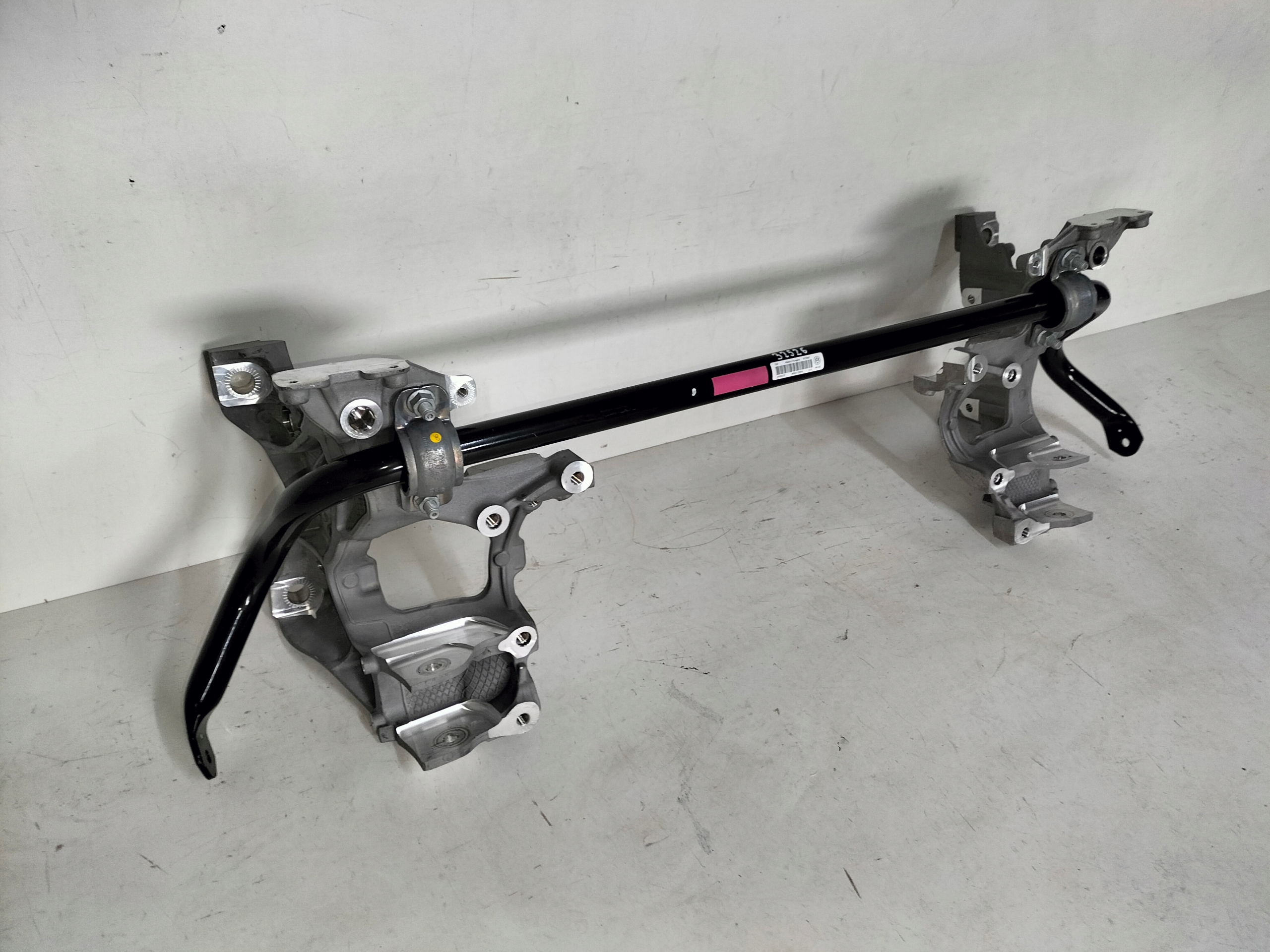 PREDNÝ STABILIZÁTOR AUDI A7 VW KOMPLET S DRŽIAKMI