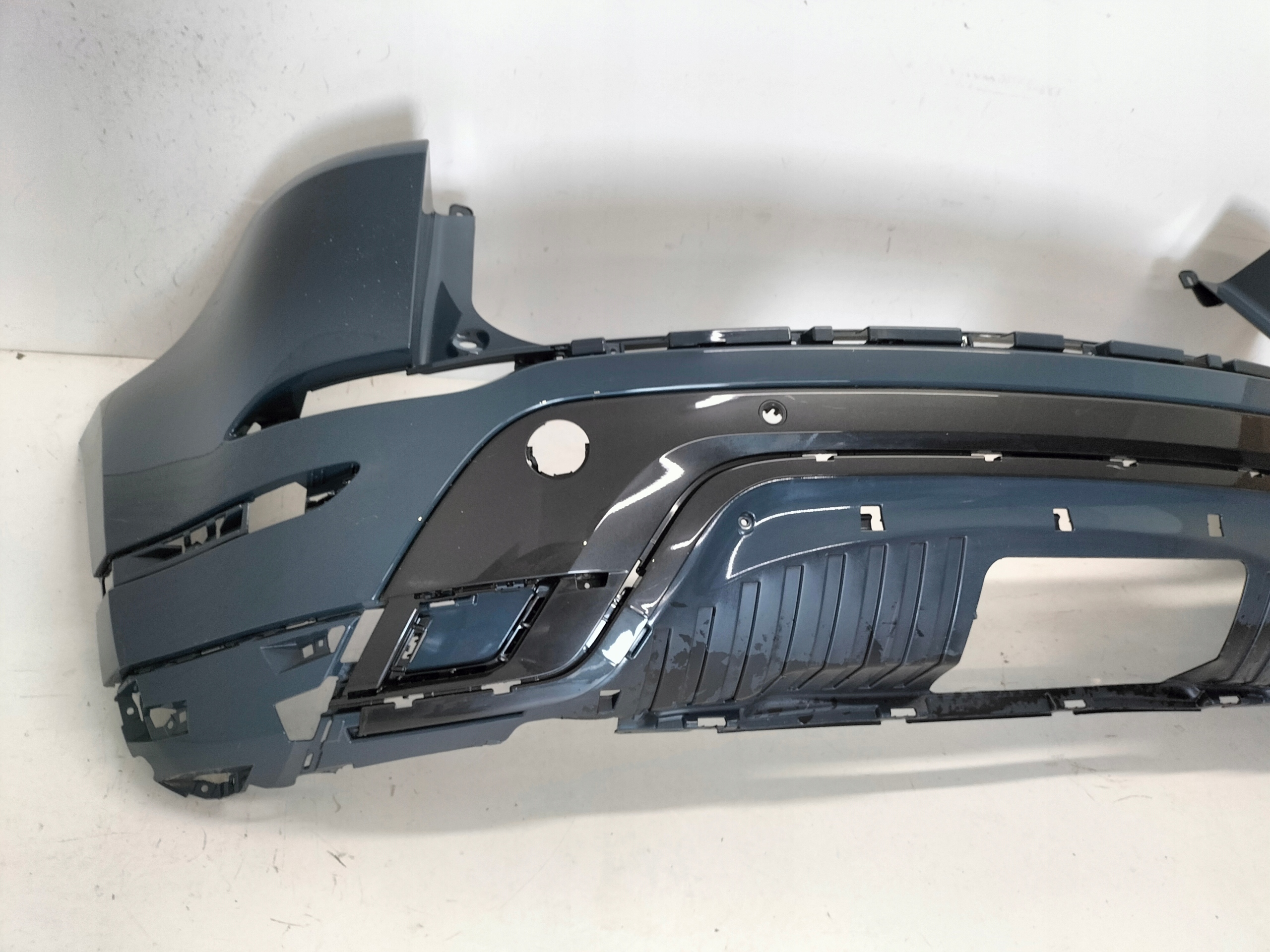 ZADNÝ NÁRAZNÍK RANGE ROVER EVOQUE II 19-
