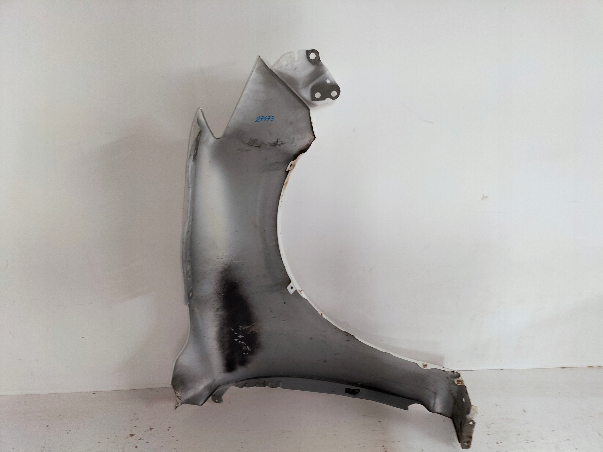 ĽAVÝ PREDNÝ BLATNÍK MAZDA 3 BM 13-