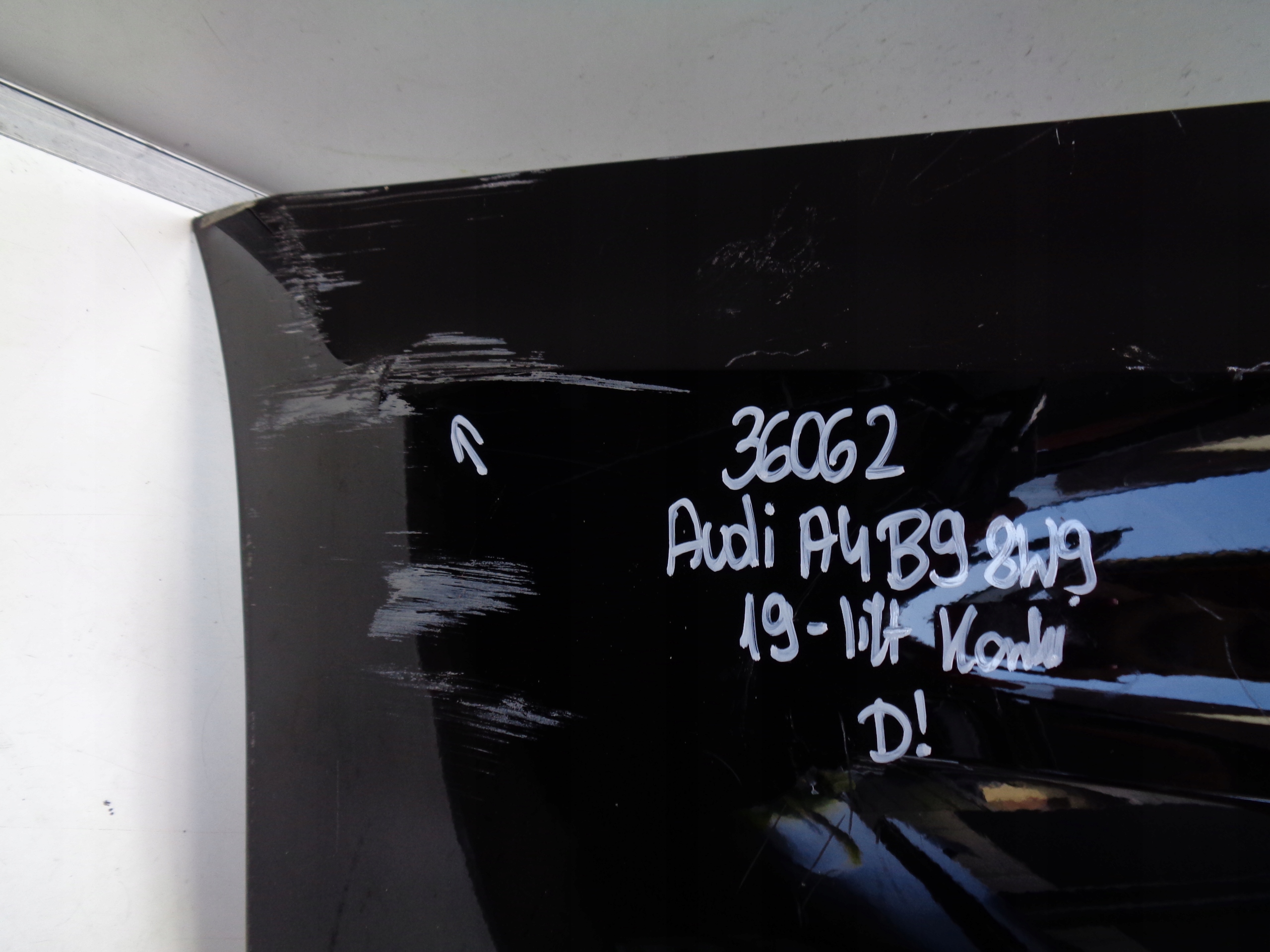 ZADNÝ NÁRAZNÍK AUDI A4 B9 8W9 19- LIFT KOMBI 36062