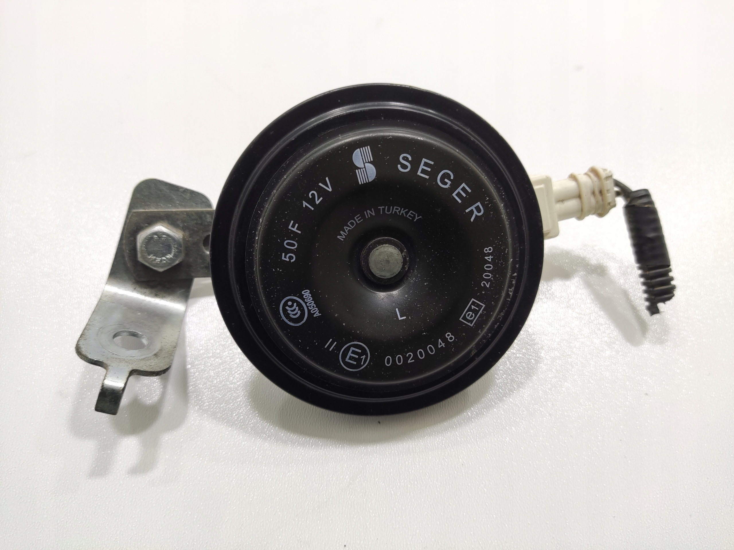 KLAKSON DACIA DUSTER I 2014-2017 LIFT 256101559R