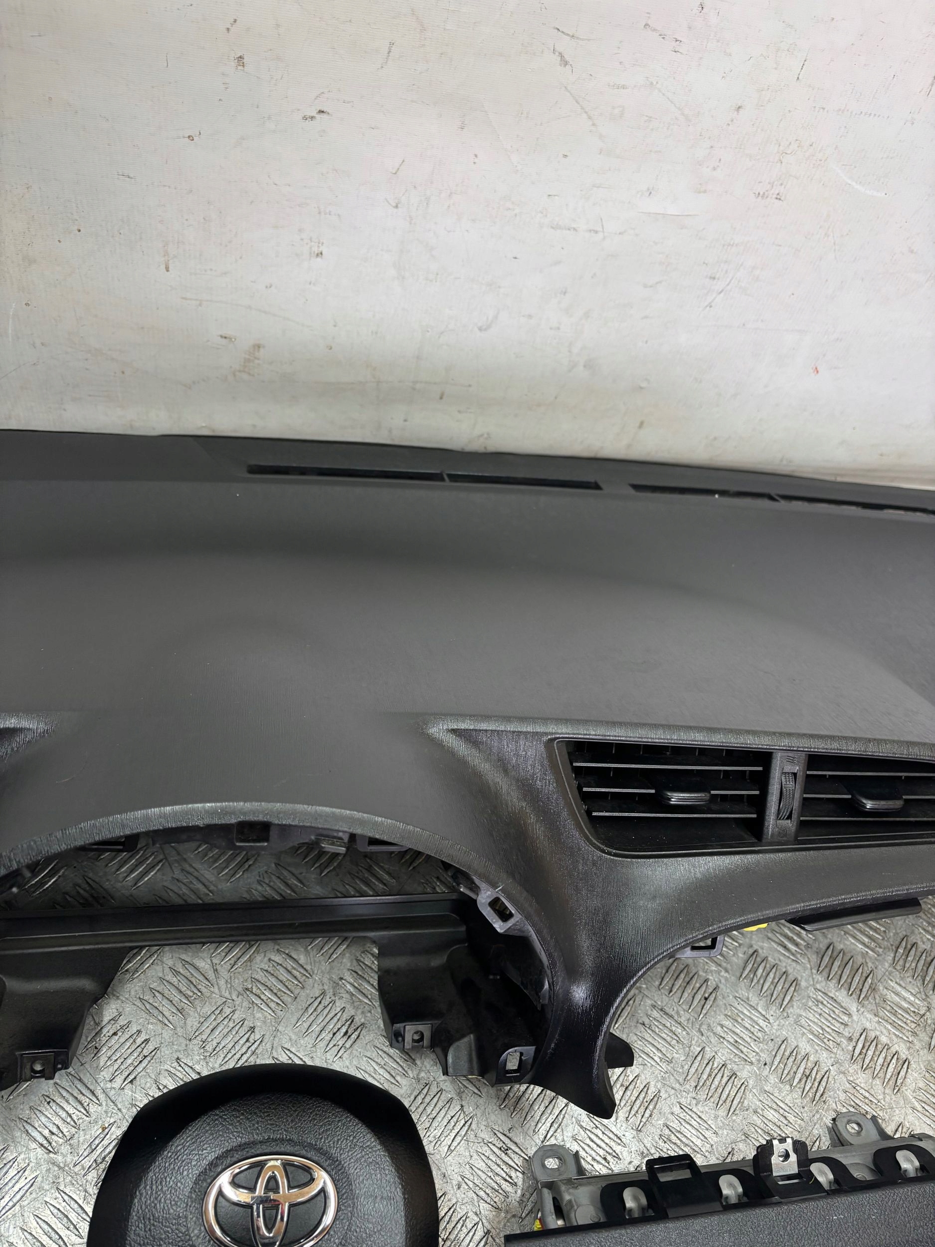 DOSKA AIRBAG PÁSY TOYOTA YARIS 3 III 11-