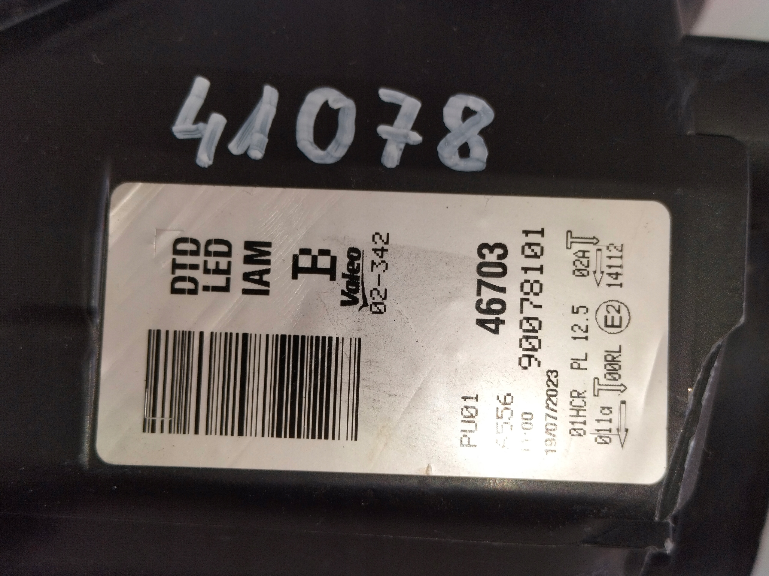PRAVE PREDNE SVETLO TOYOTA AURIS II LIFT 15- FULL LED
