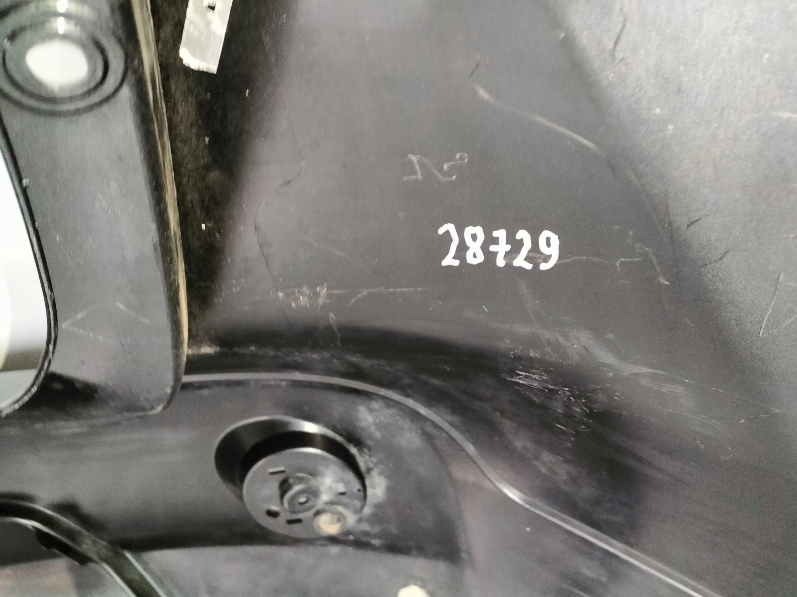ZADNÝ NÁRAZNÍK NISSAN QASHQAI I 06-09