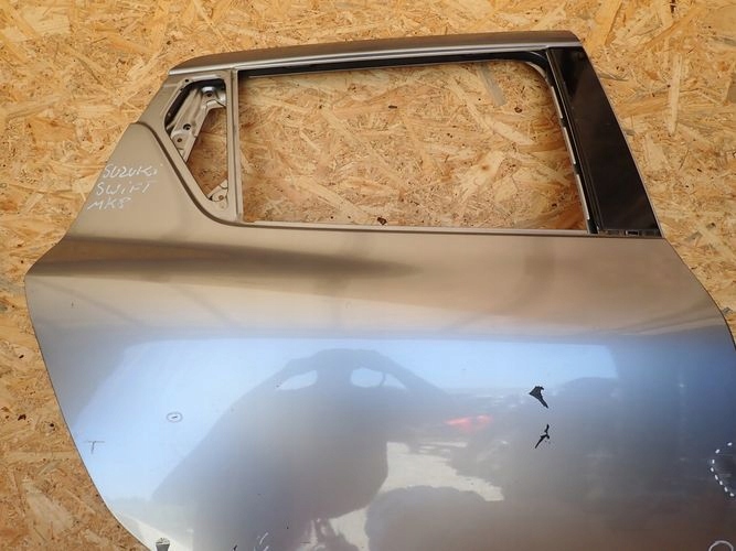 SUZUKI SWIFT MK8 VIII 17- PRAVE ZADNE DVERE