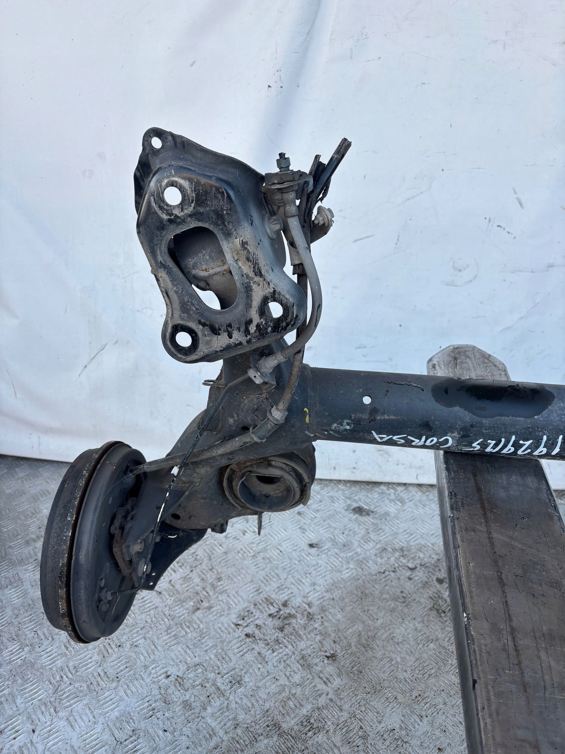 ZADNÁ NÁPRAVA OPEL CORSA D