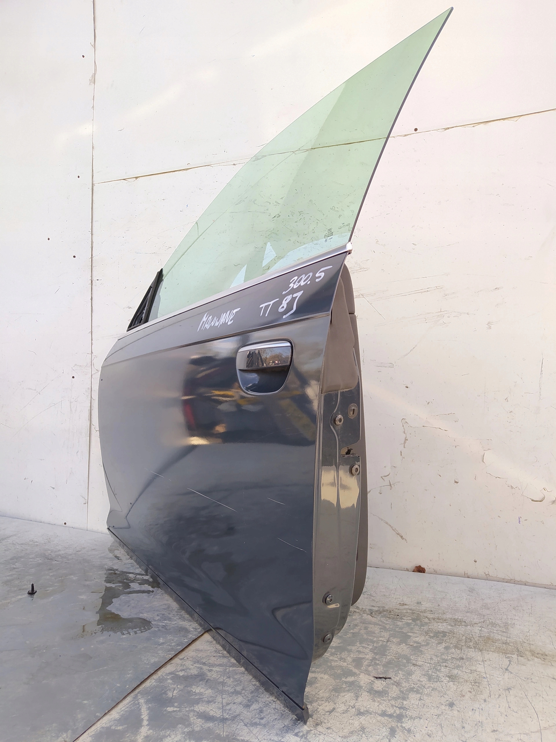 AUDI A3 8P CABRIO LAVE PREDNE DVERE