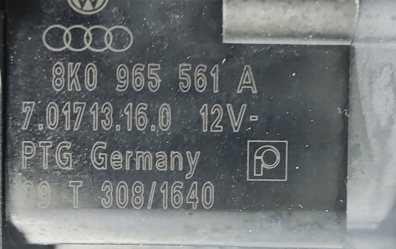 POMOCNÁ VODNÁ PUMPA AUDI A4 B8 2.0 TDI 2007-2011 8K0965561A