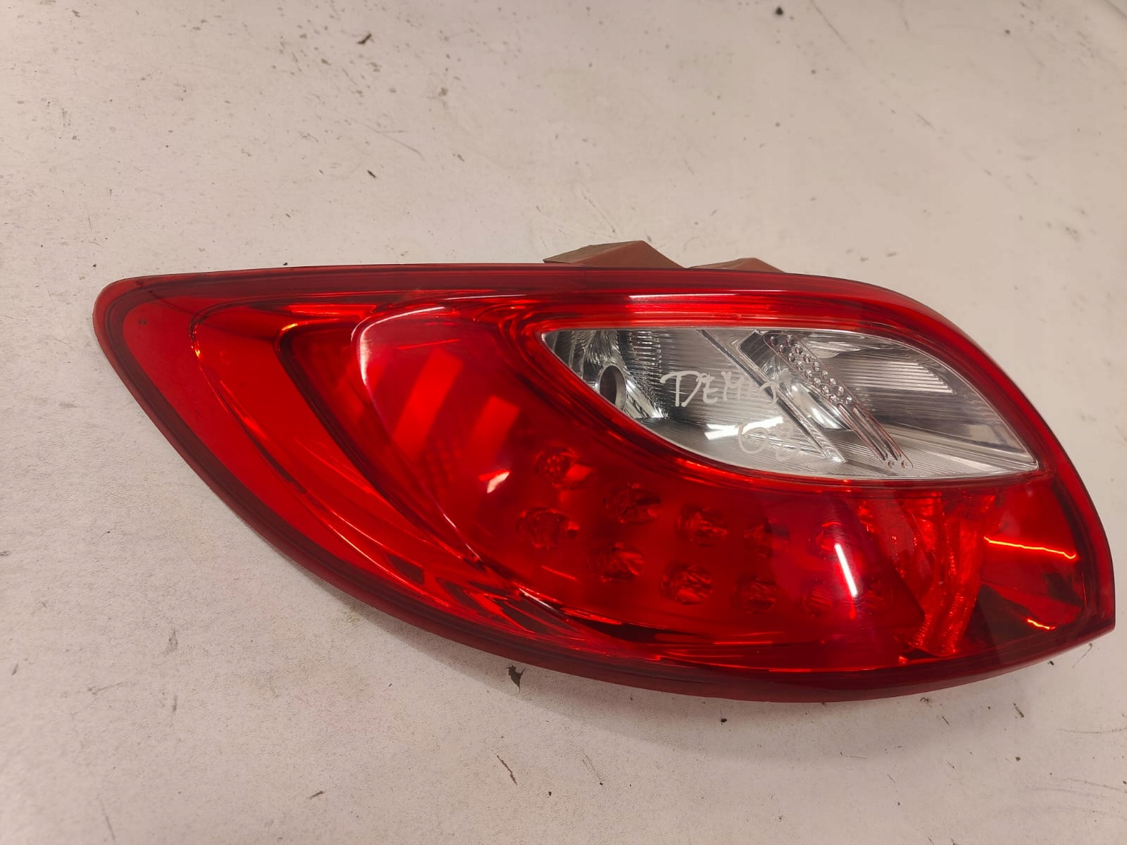 Mazda II 07-15 d651 51160 LAVE ZADNE SVETLO