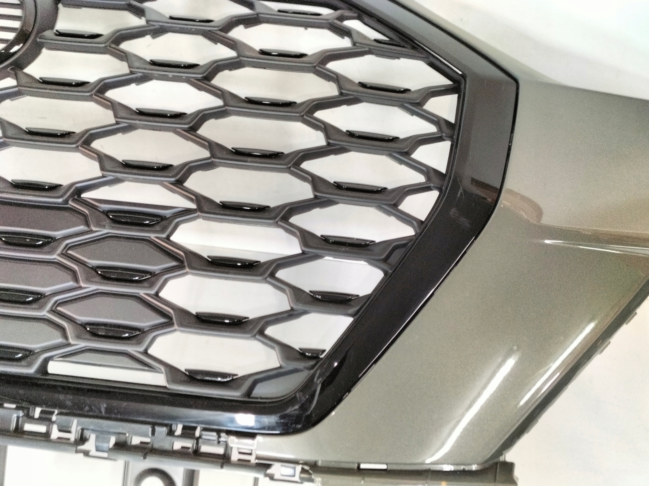 PREDNÝ NÁRAZNÍK AUDI Q3 18- SPORTBACK S-LINE QUATR