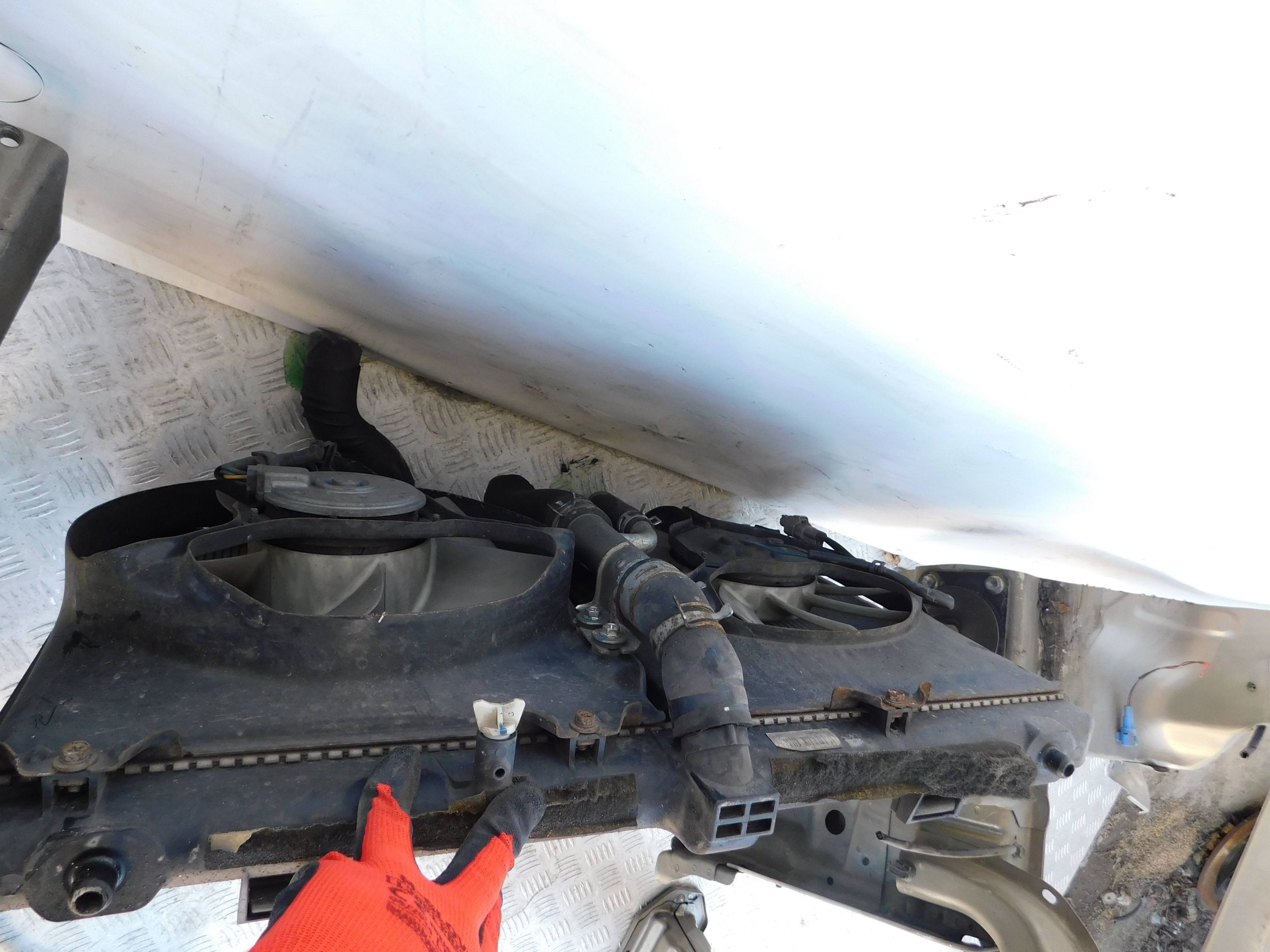 PREDNÉ PÁS VÝSTUHA CHLADIČE FIAT SEDICI SX4 1.9 JTD
