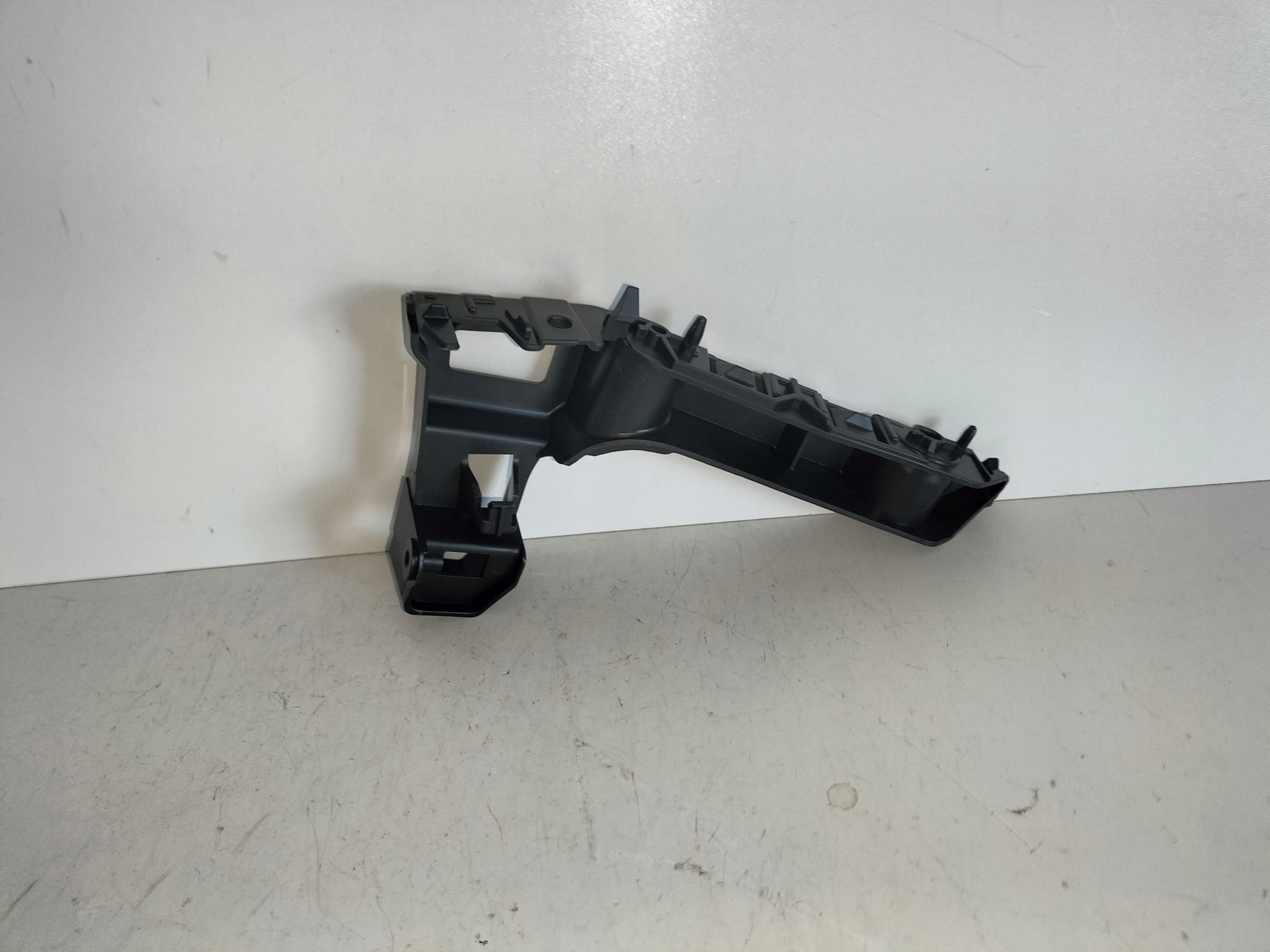 DRZIAK PREDNEHO NARAZNIKA LAVY CITROEN C3 PICASSO 08-