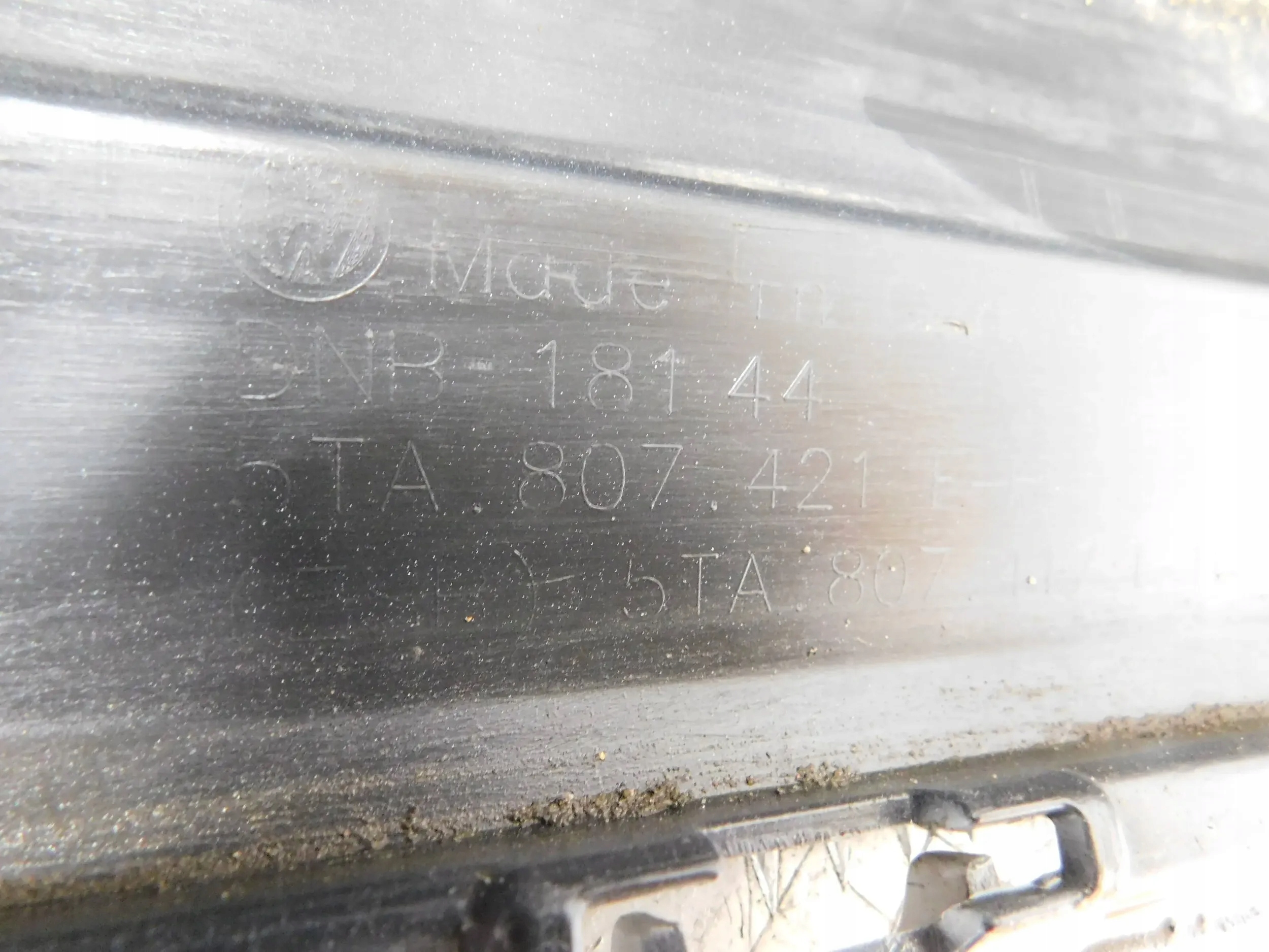 ZADNÝ NÁRAZNÍK VW TOURAN III 15-