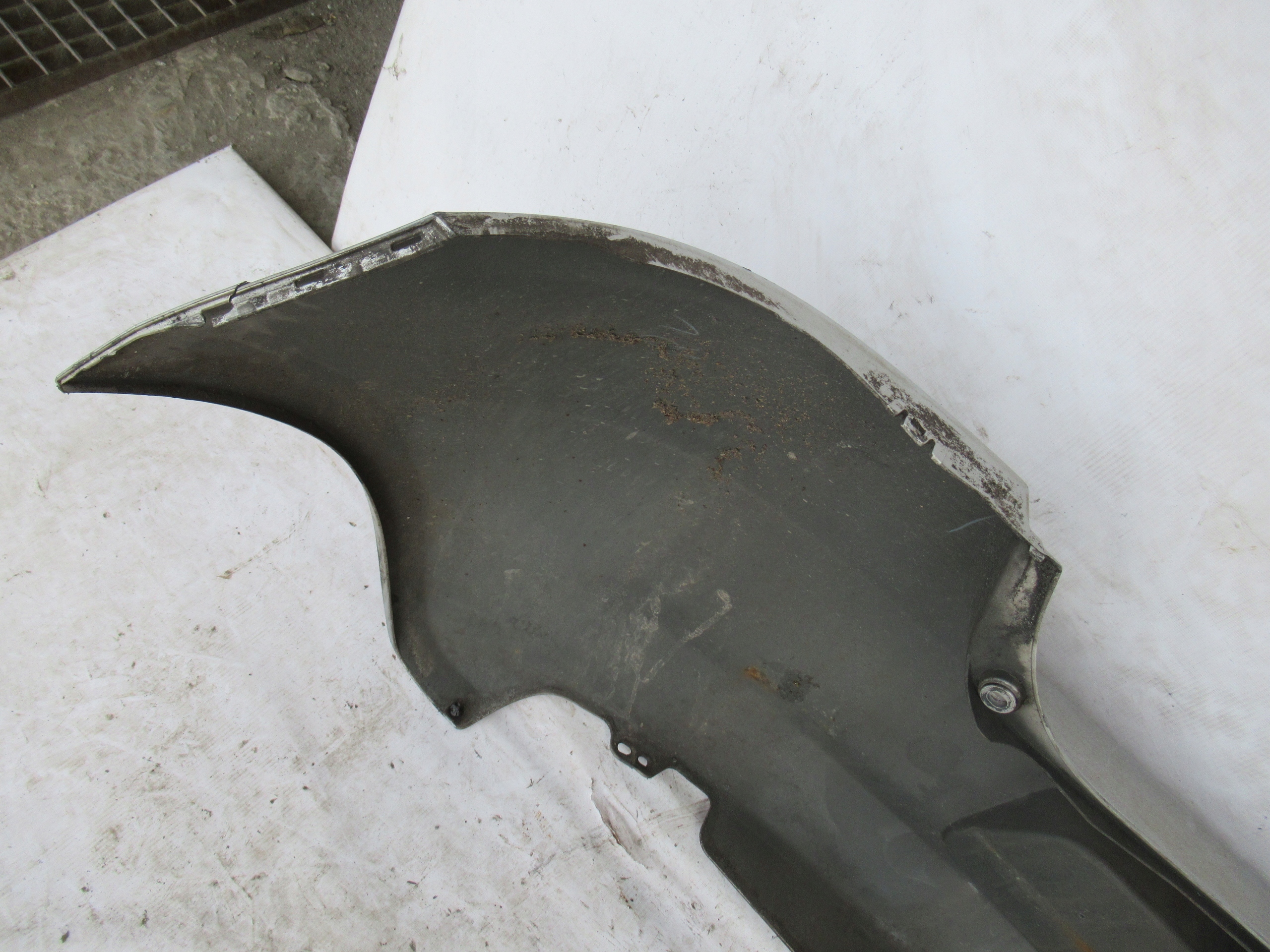 ZADNÝ NÁRAZNÍK TOYOTA YARIS II 2