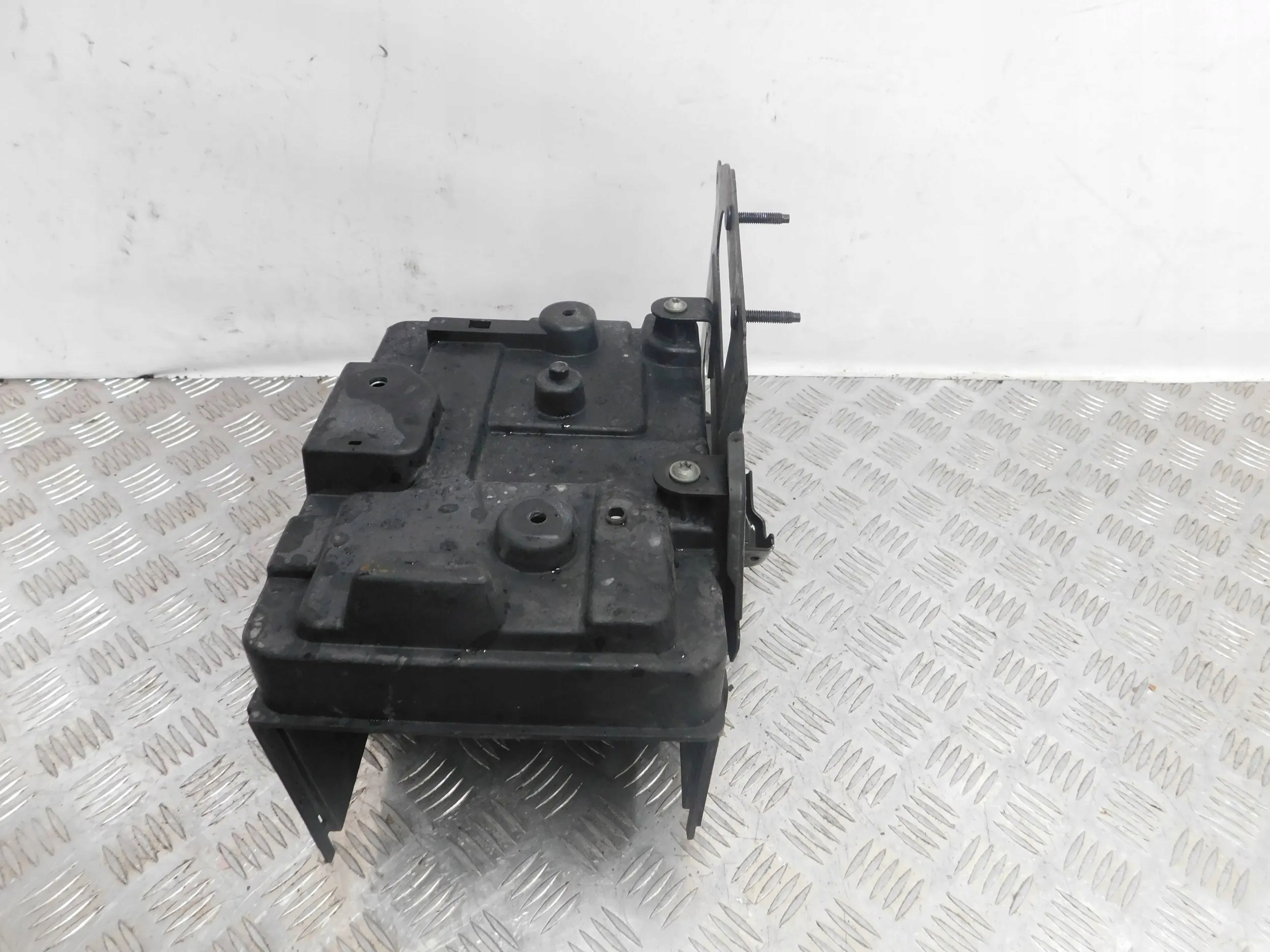 DRZIAK AUTOBATERIE FORD FIESTA MK7