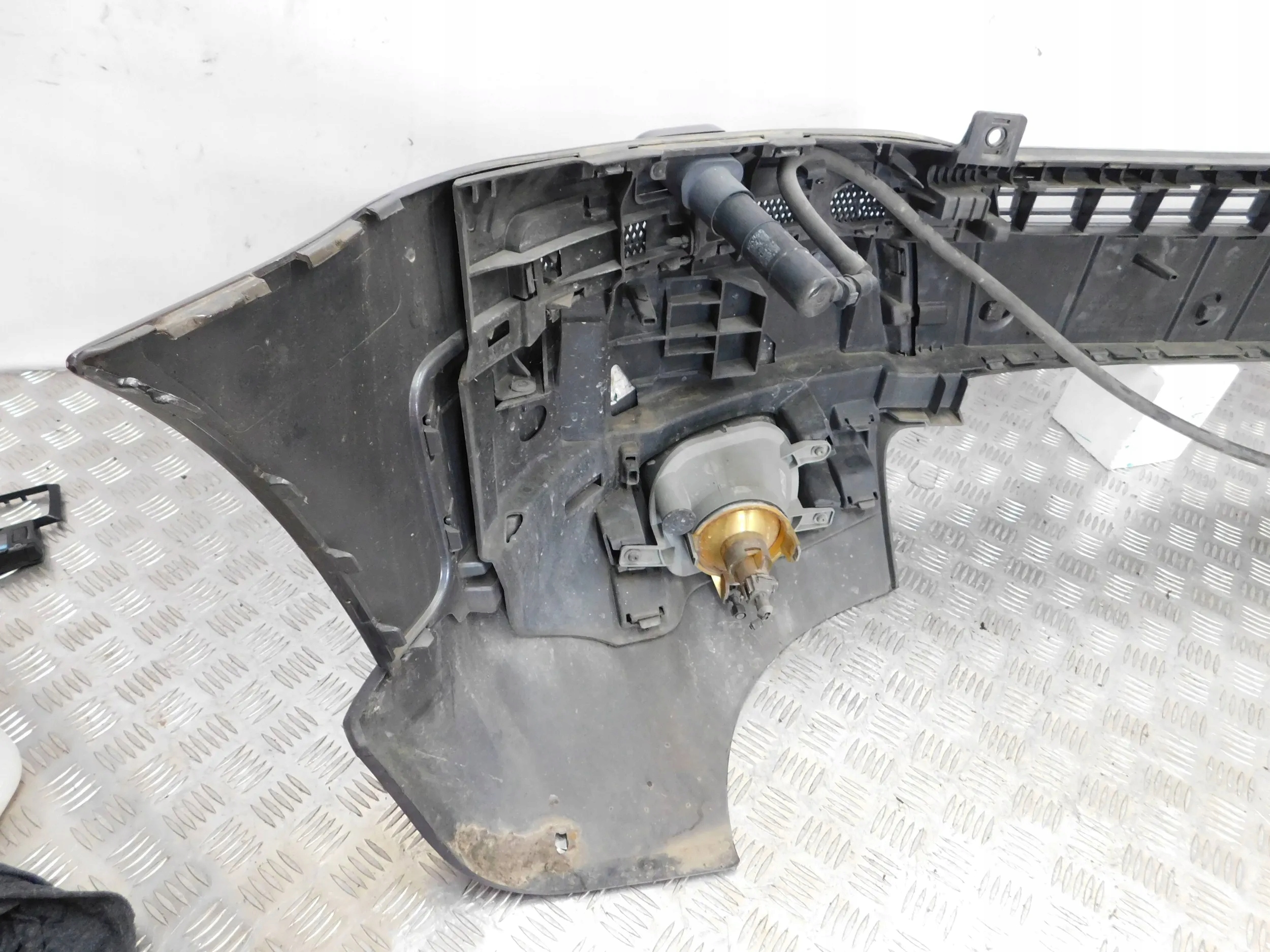 PREDNÝ NÁRAZNÍK VOLVO XC90