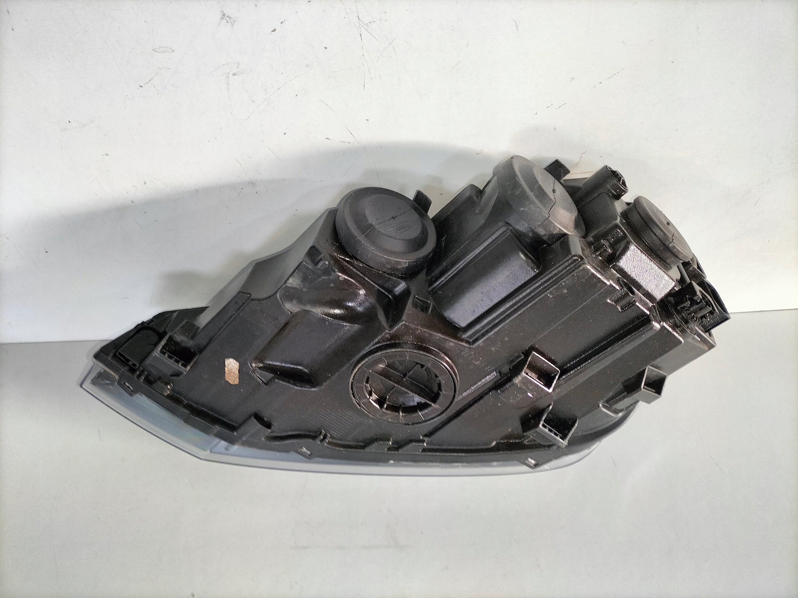 PRAVE PREDNE SVETLO VW POLO 2G0 17-