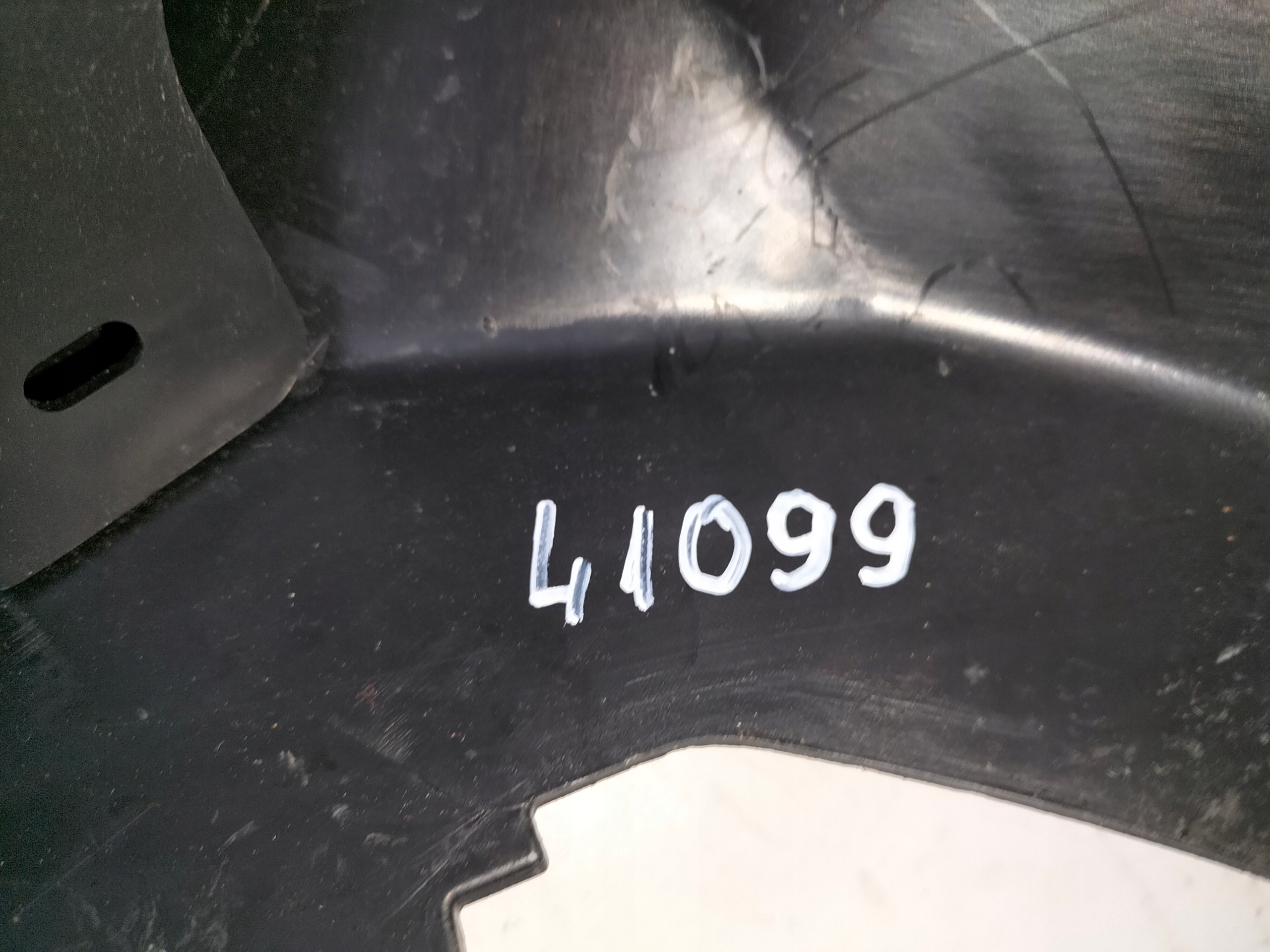 ZADNÝ NÁRAZNÍK PEUGEOT 2008 II 19-
