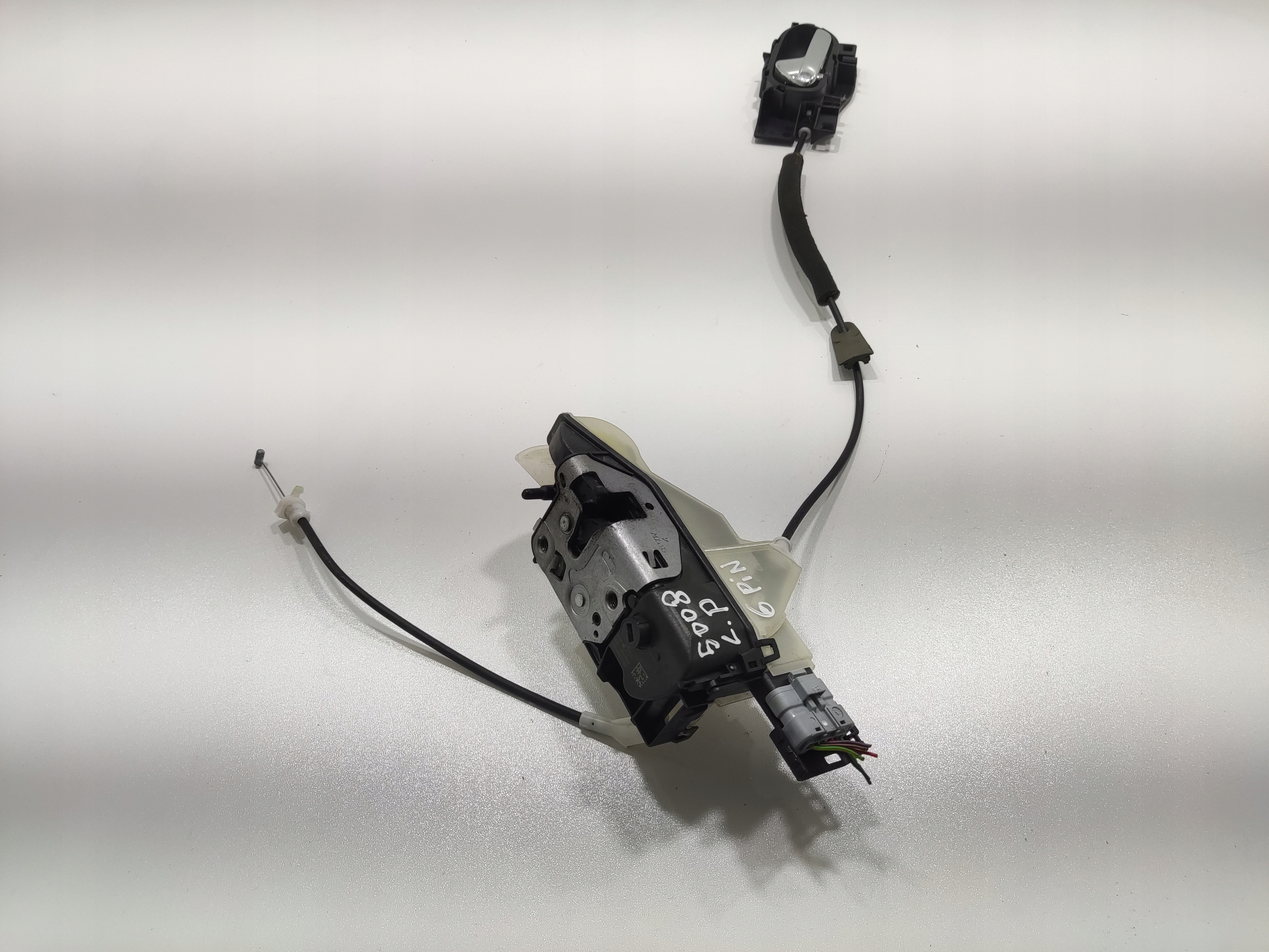 ZAMOK LAVYCH PREDNYCH DVERI PEUGEOT 5008 I 2013-2016 LIFT 6 PIN EUROPA