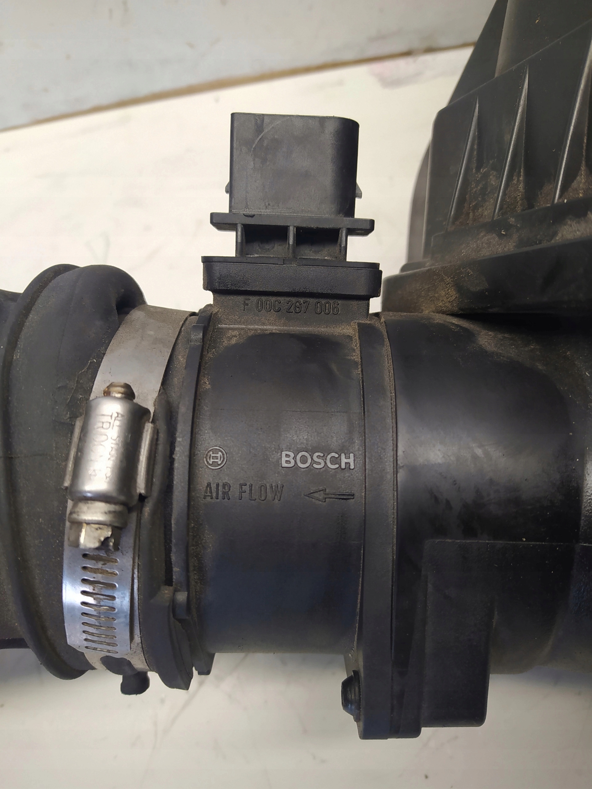 CHRYSLER 300C 3.0 CRD OBAL FILTERA 05281522AB