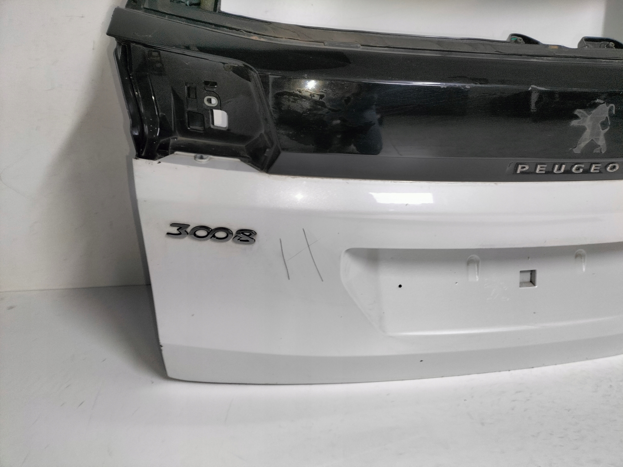 ZADNÁ KAPOTA PEUGEOT 3008 II 16-