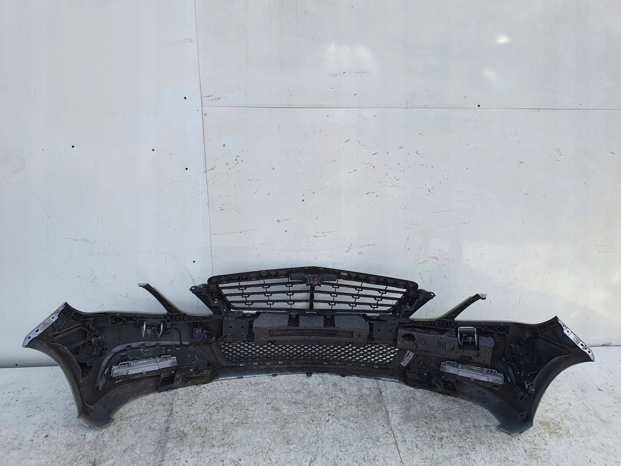 MERCEDES W212 E KLASA AVANTGARDE PREDNÝ NÁRAZNÍK
