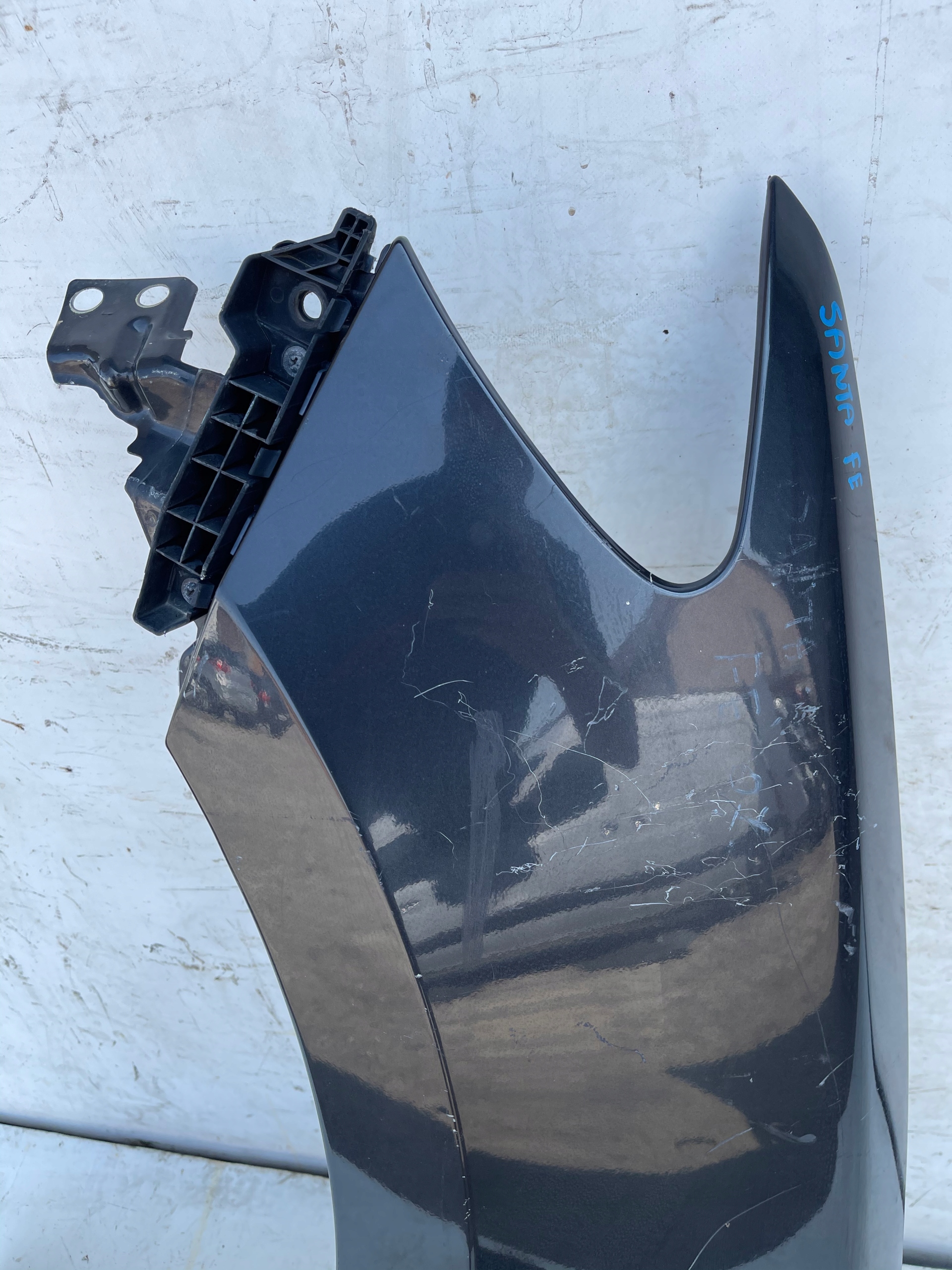 ĽAVÝ PREDNÝ BLATNÍK HYUNDAI SANTA FE 06-09