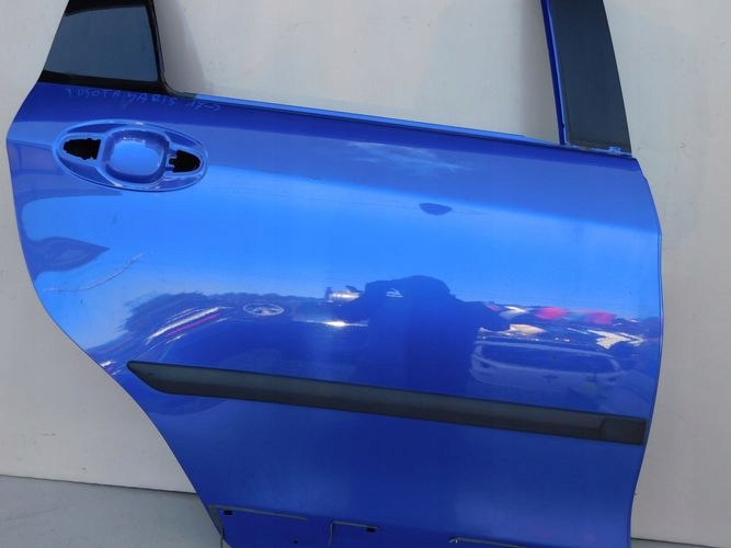 TOYOTA YARIS III LIFT 17- PRAVE ZADNE DVERE