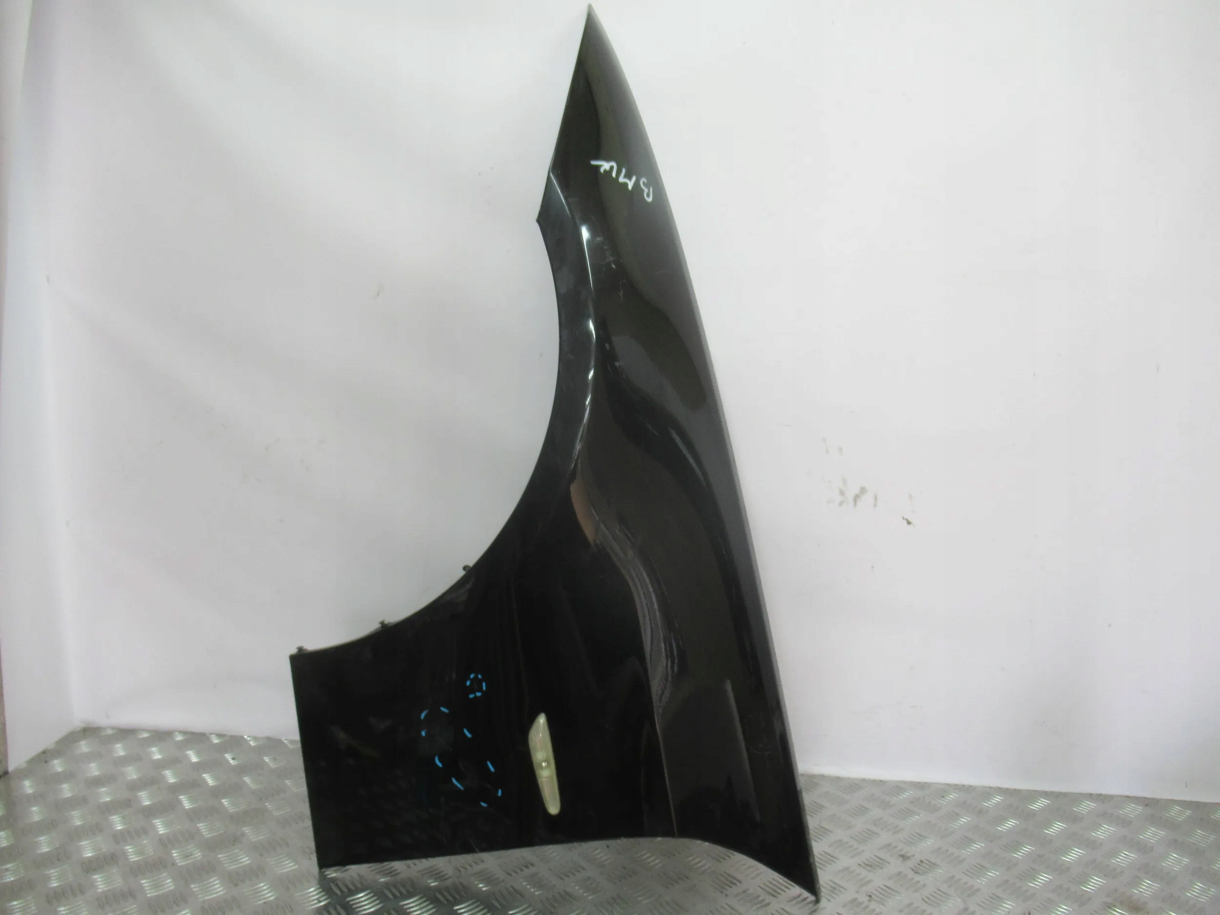 BLATNIK PREDNÝ LAVY BMW 3 E90