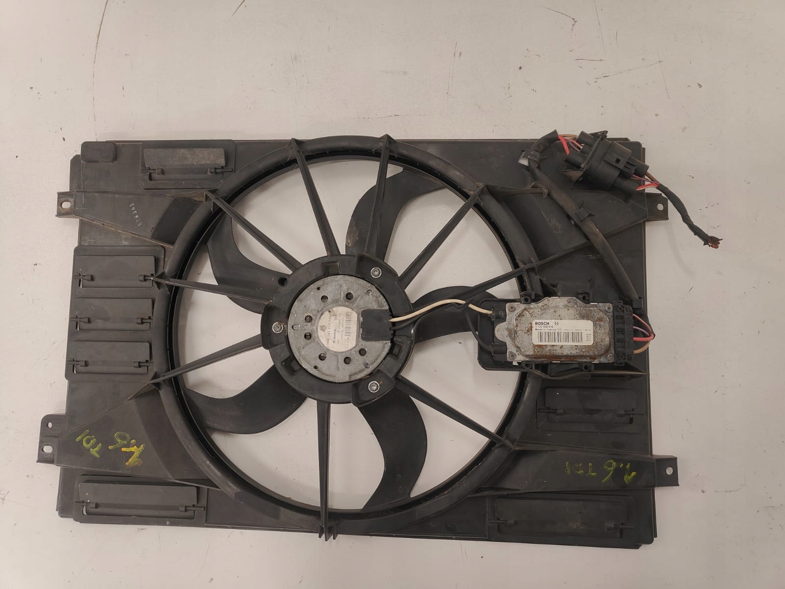 Volkswagen 1.6tdi cay golf oe 1K0121203AN 1137328616 VENTILATOR CHLADICA