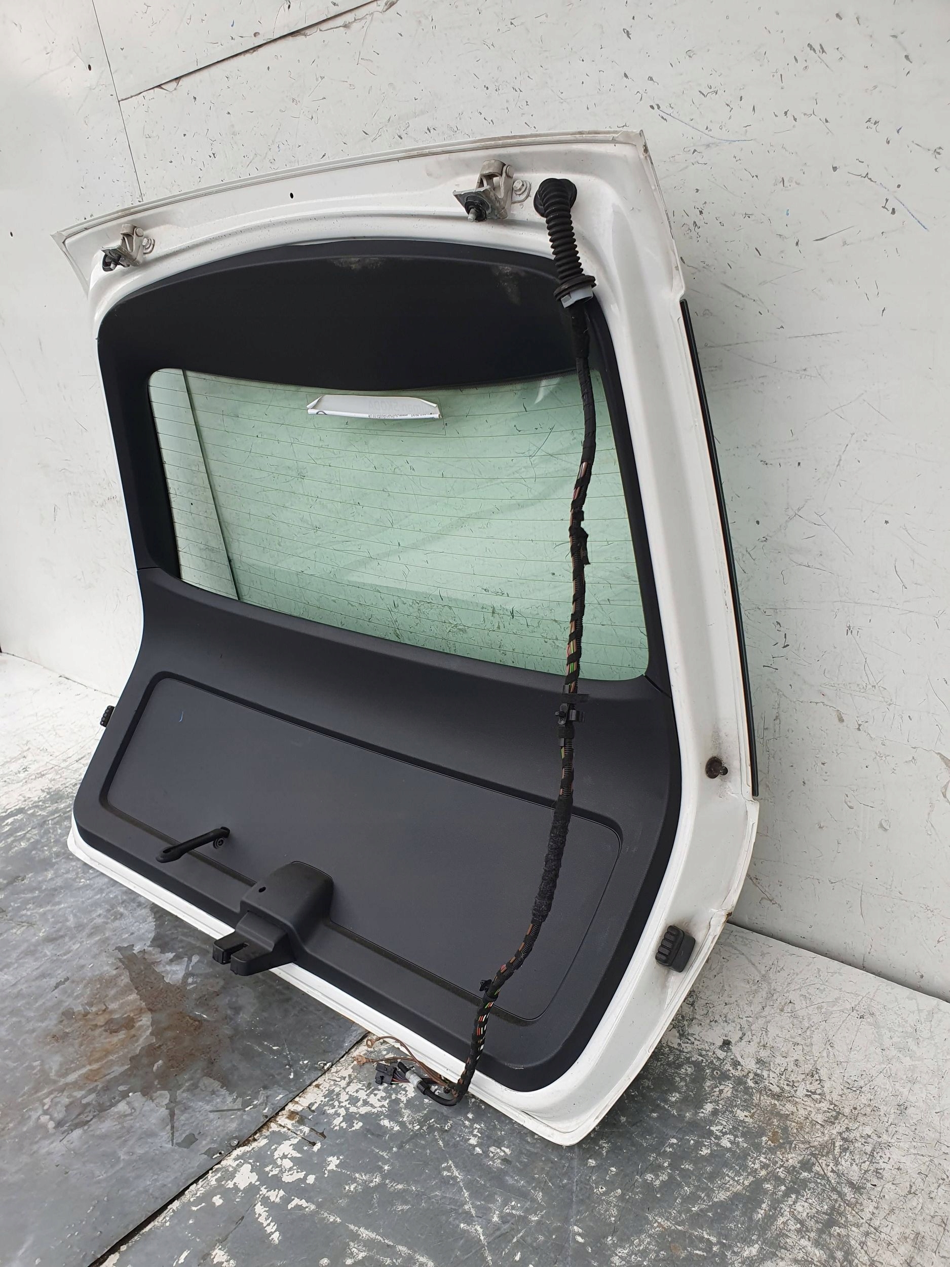 Skoda Octavia III 3 kombi ZADNA KAPOTA