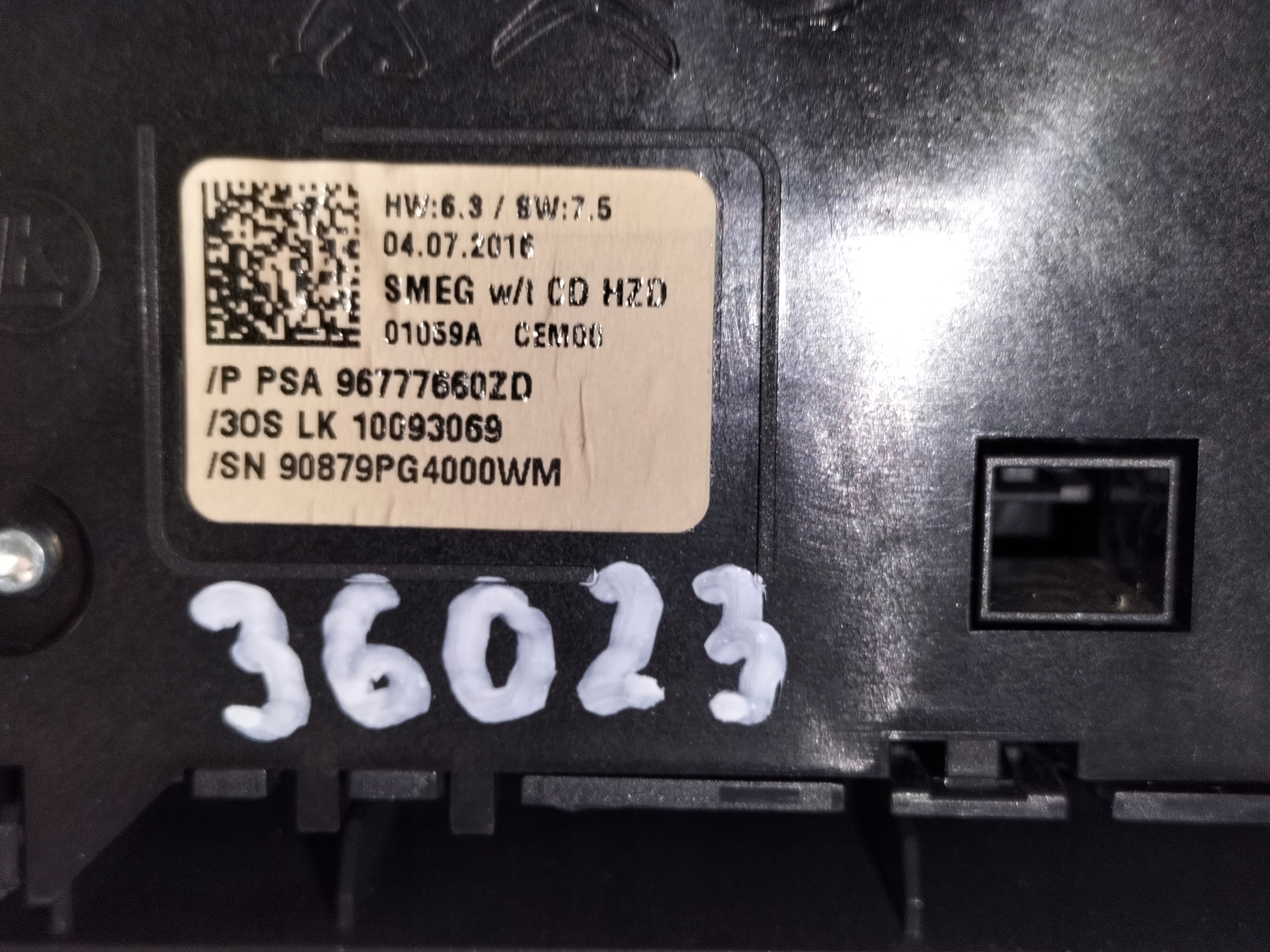 PANEL VYPÍNAČ OVLÁDANIARADIA KLIMATIZACIE PEUGEOT 308 II T9 13-