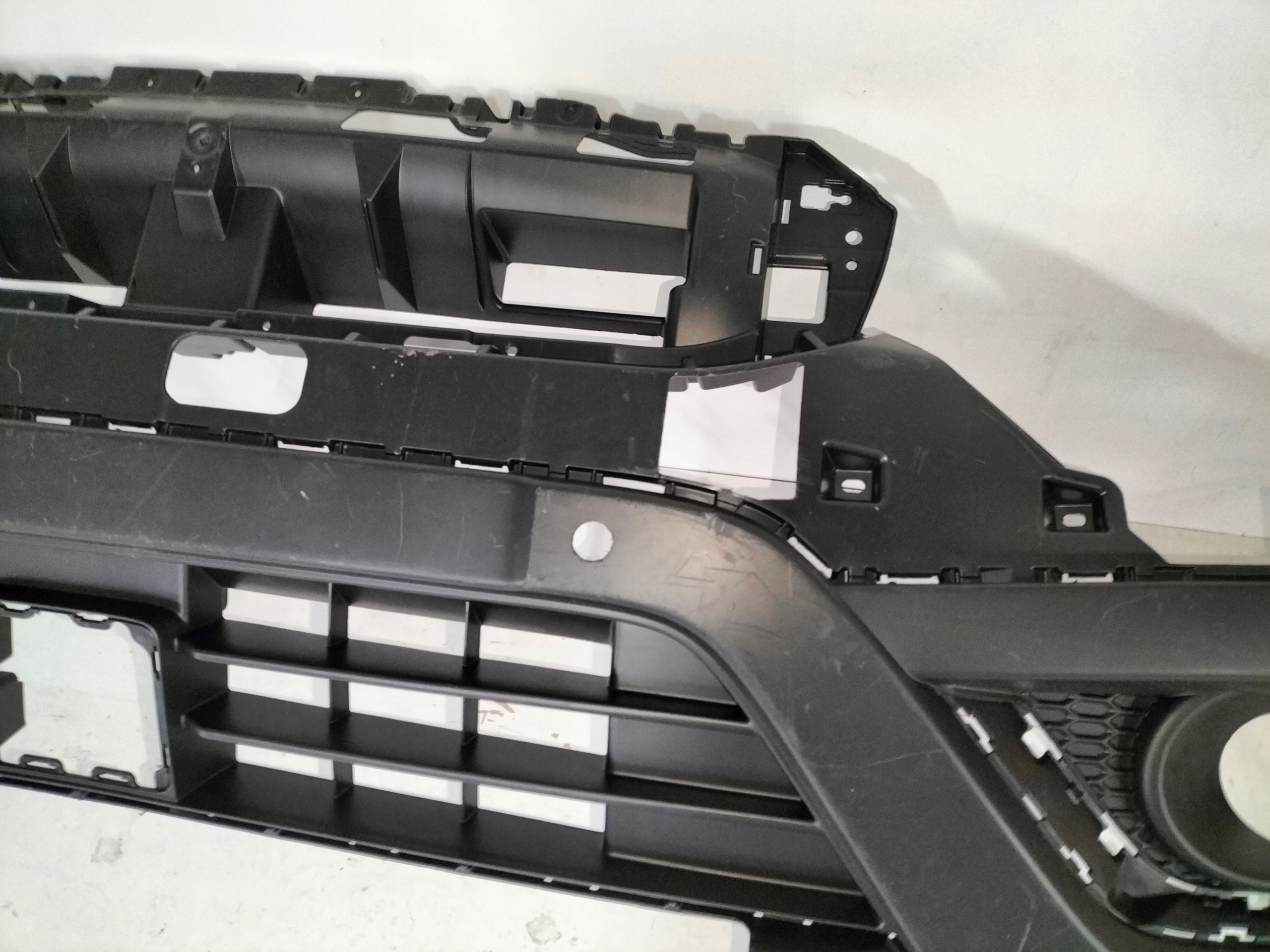 PREDNÝ NÁRAZNÍK SUZUKI SX4 S-CROSS LIFT 16-