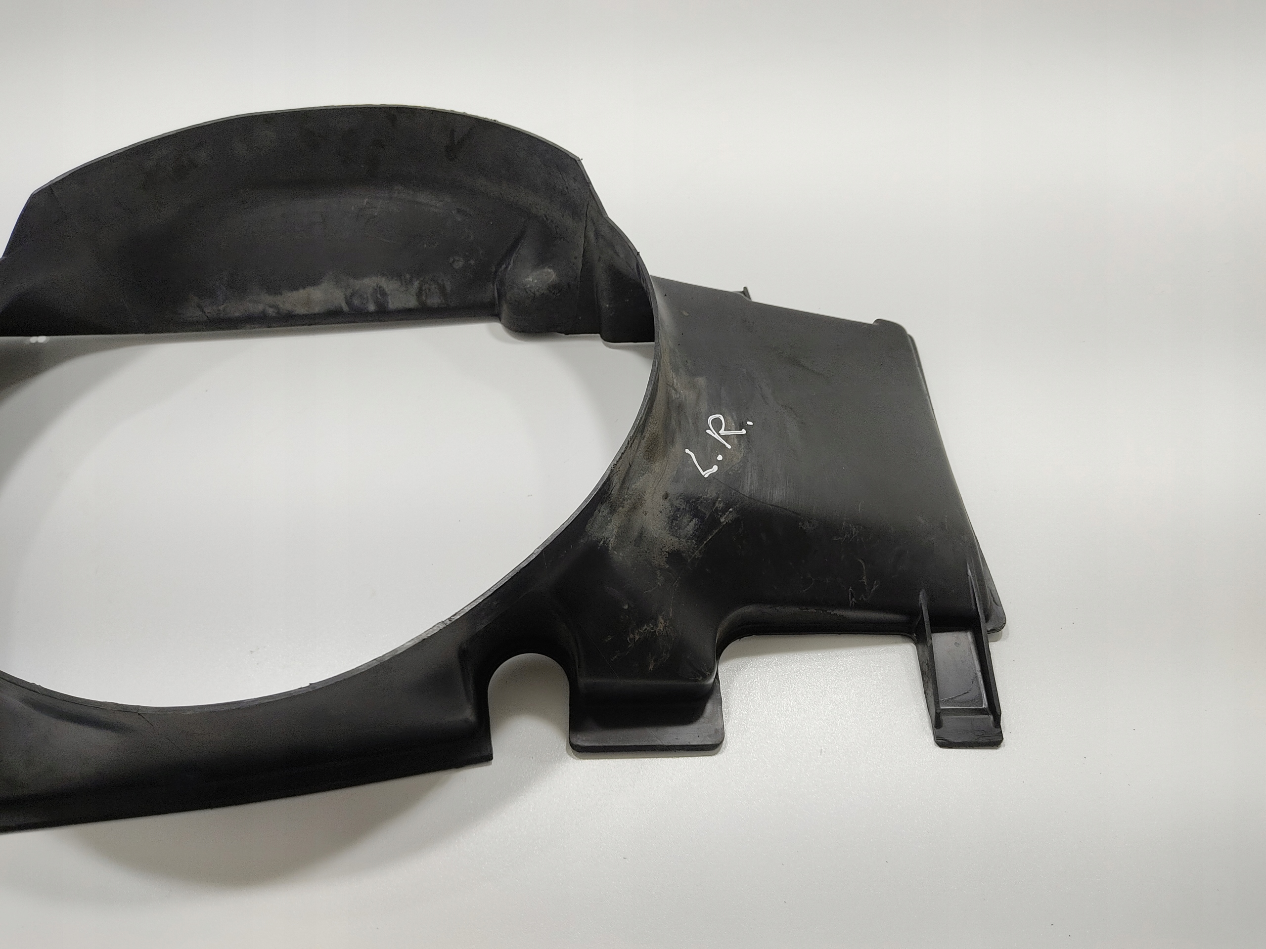 KRYT CHLADIČA VENTILÁTORA LAND ROVER RANGE ROVER I CLASSIC 2.5 D ESR0157