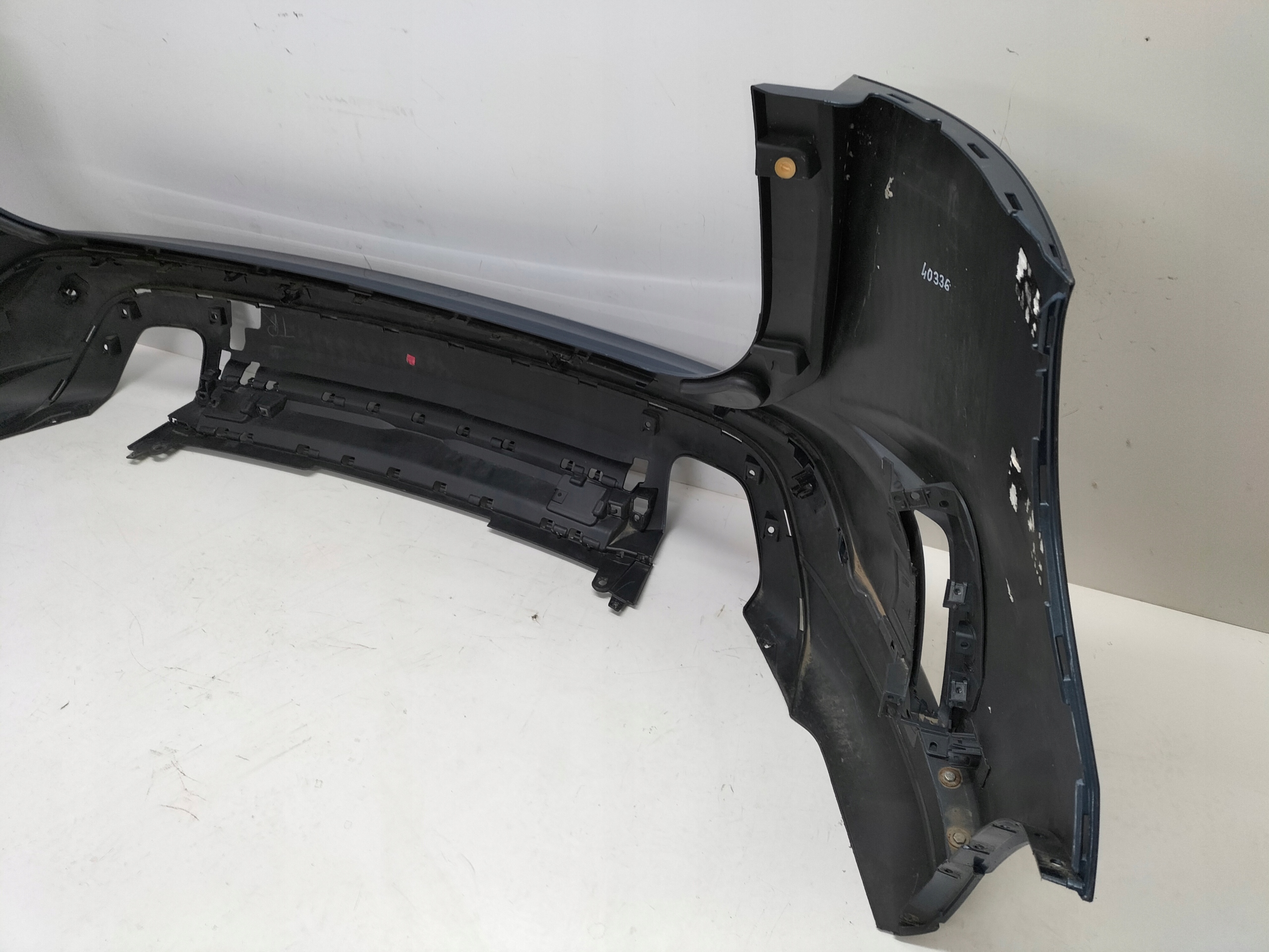 ZADNÝ NÁRAZNÍK FORD EDGE II LIFT 19-