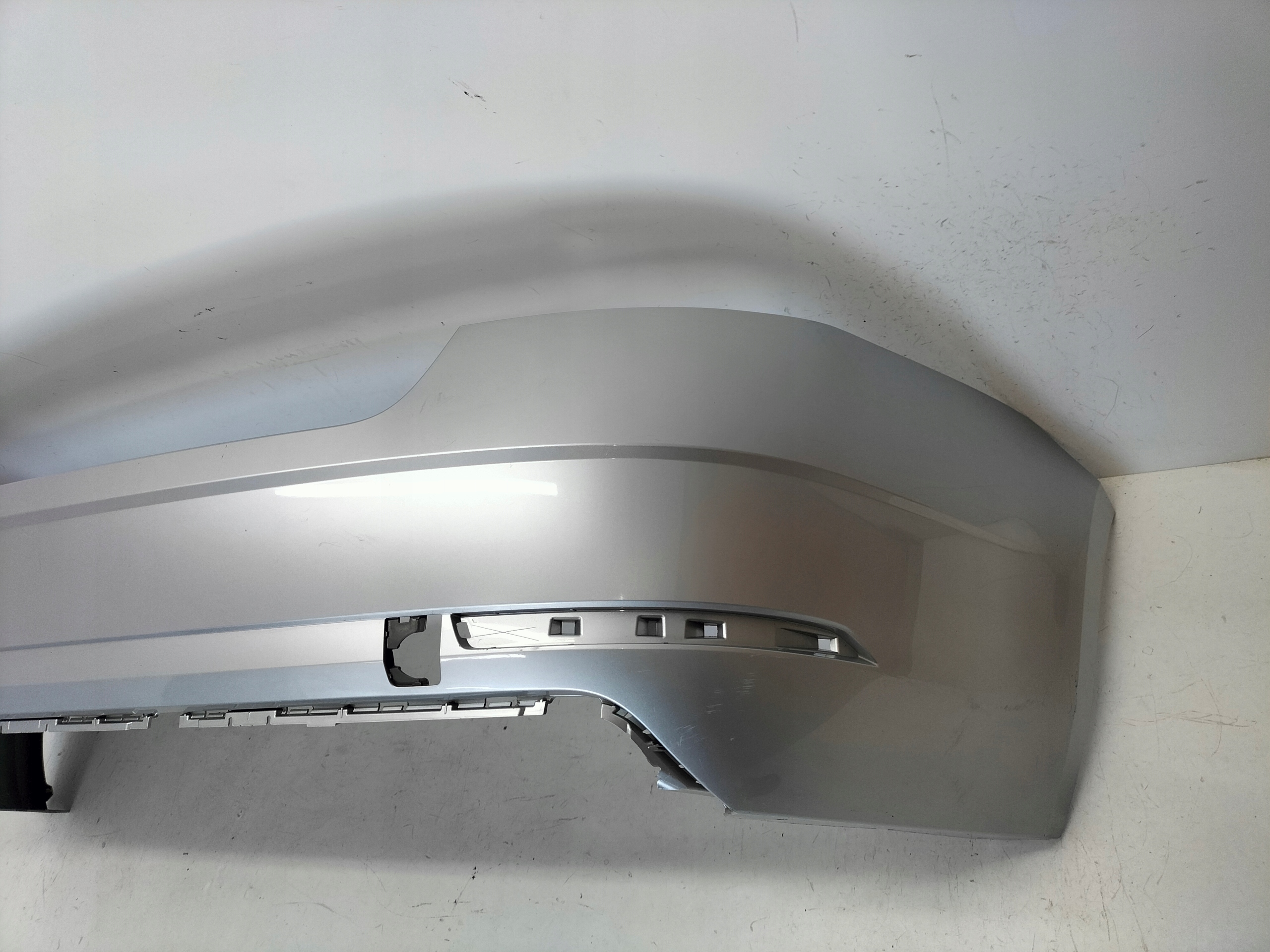 ZADNÝ NÁRAZNÍK SKODA OCTAVIA III LIFT 17- SEDAN HB