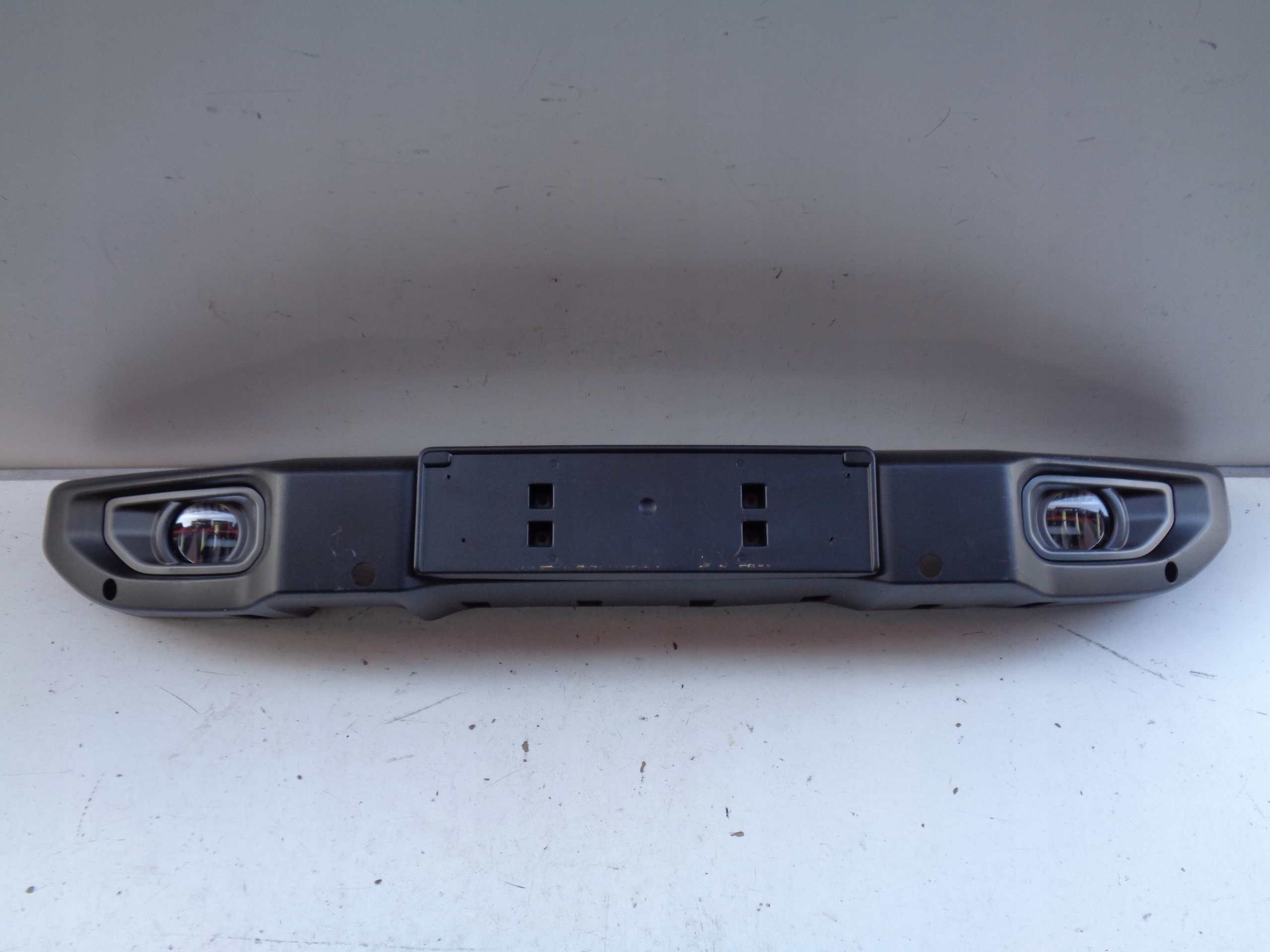PREDNÝ NÁRAZNÍK JEEP WRANGLER IV 18- JL + HMLOVKY NR 37060