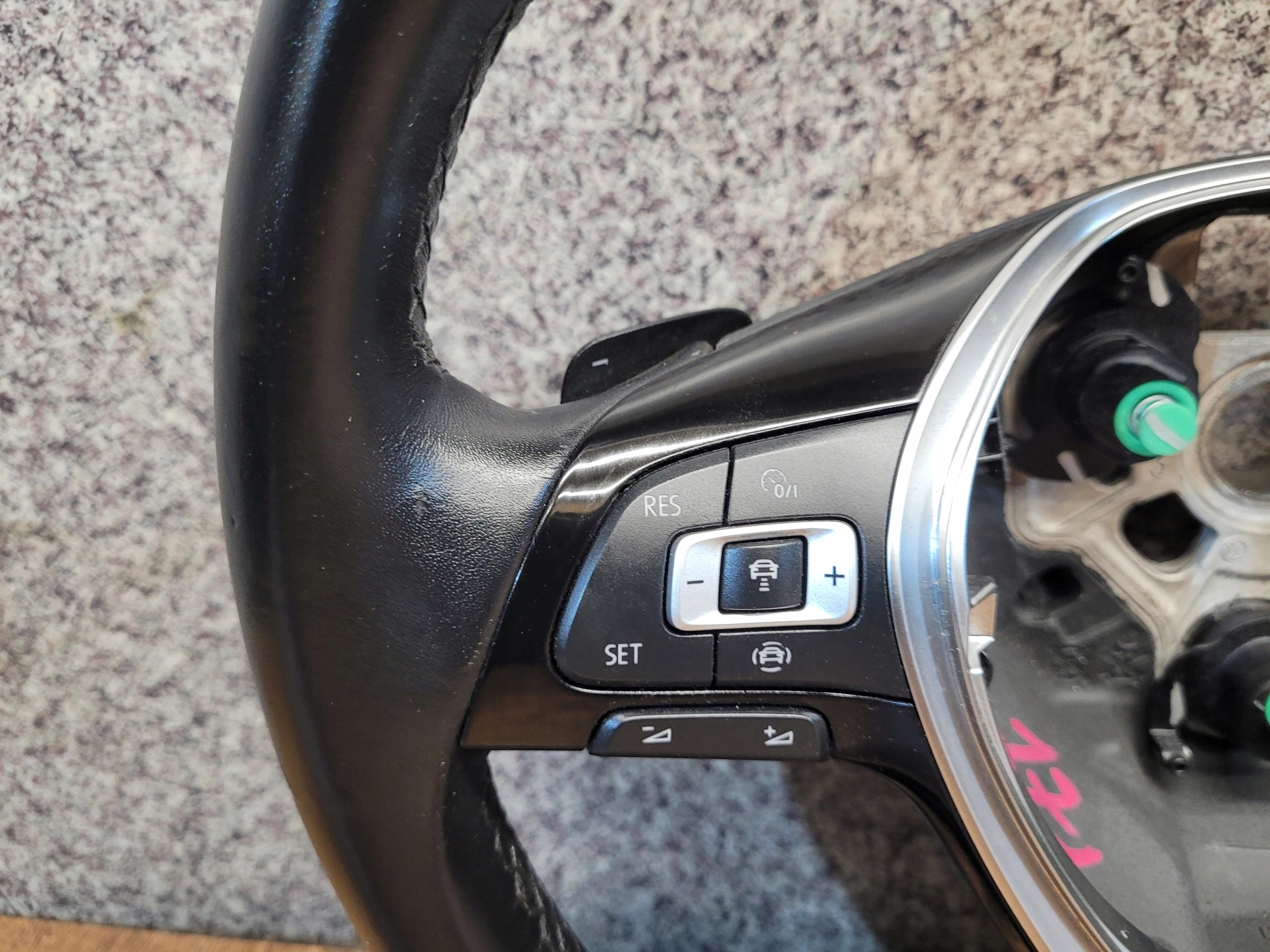 VW TIGUAN ALLSPACE 5N VOLANT KOŽA 5NN419091BK