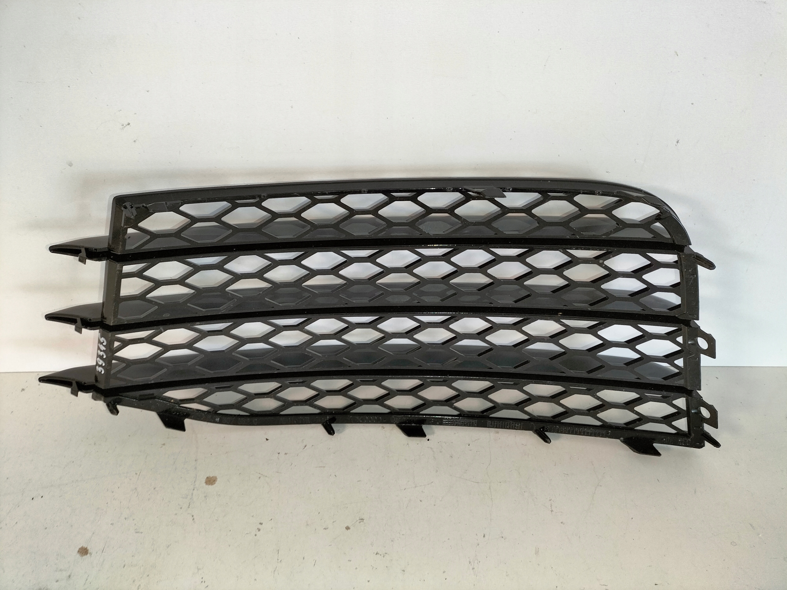KRYTKA MRIEZKA PREDNEHO NARAZNIKA PRAVA AUDI TT RS 8J 06-14