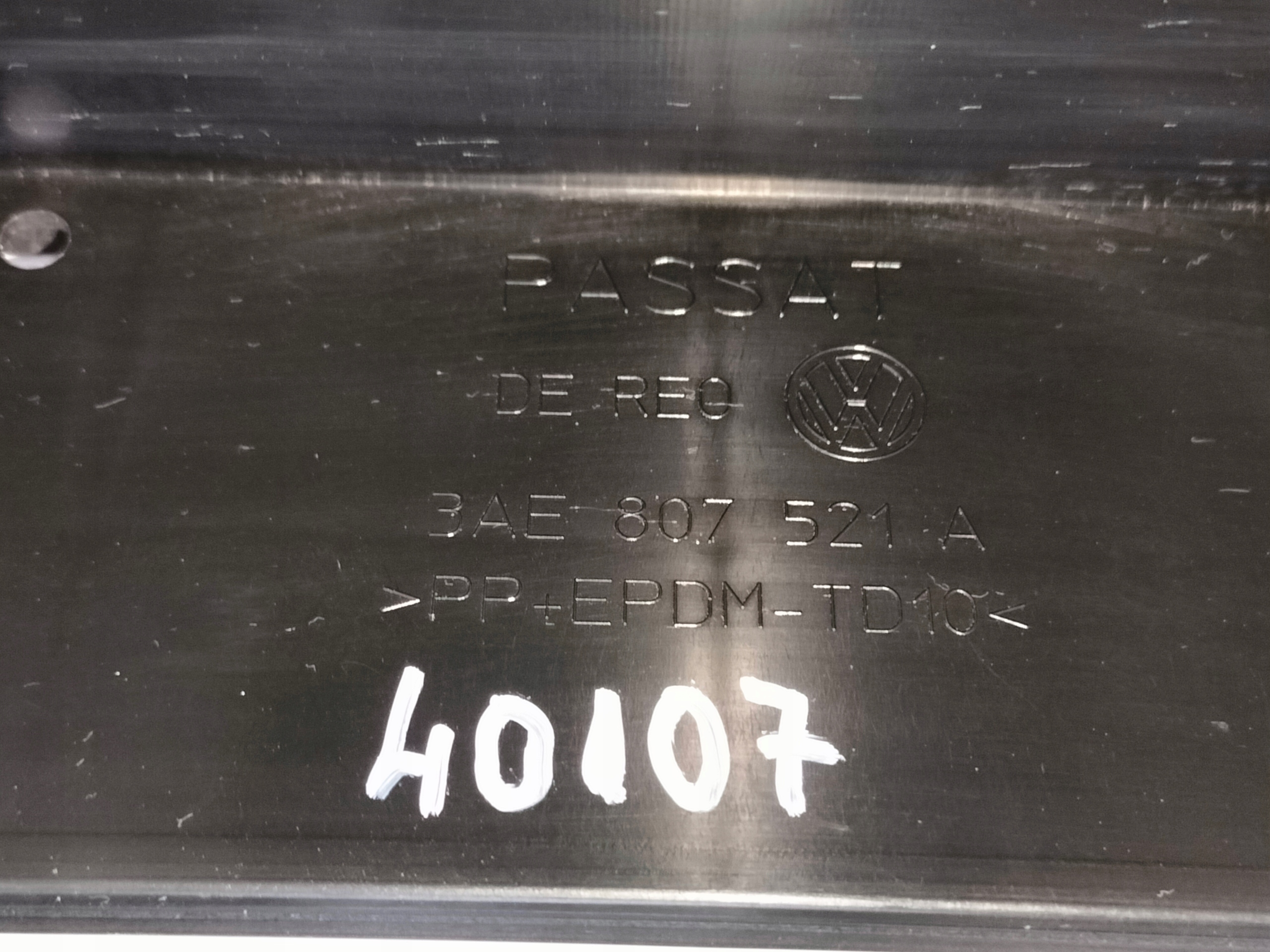 SPOJLER LIŠTA ZADNÉHO NÁRAZNÍKA VW PASSAT  B7 10-14 SEDAN