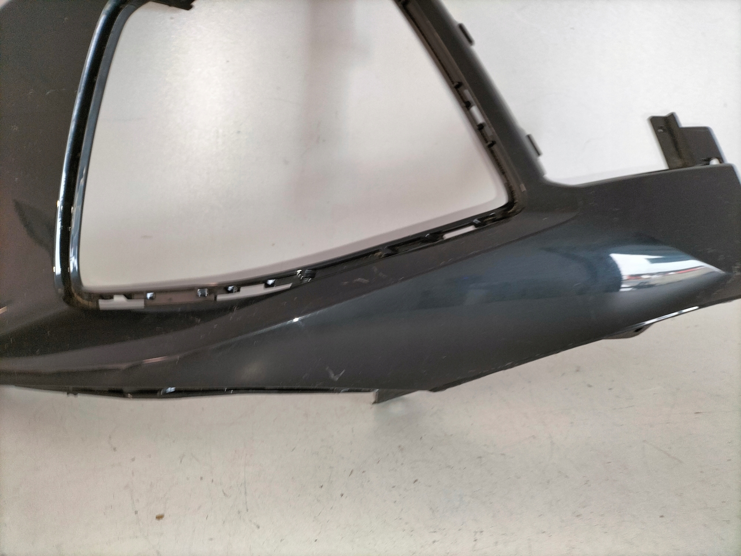 MRIEŽKA LIŠTA LISTA PREDNEHO NARAZNIKA LAVA AUDI A3 8Y 24- ALLSTREET